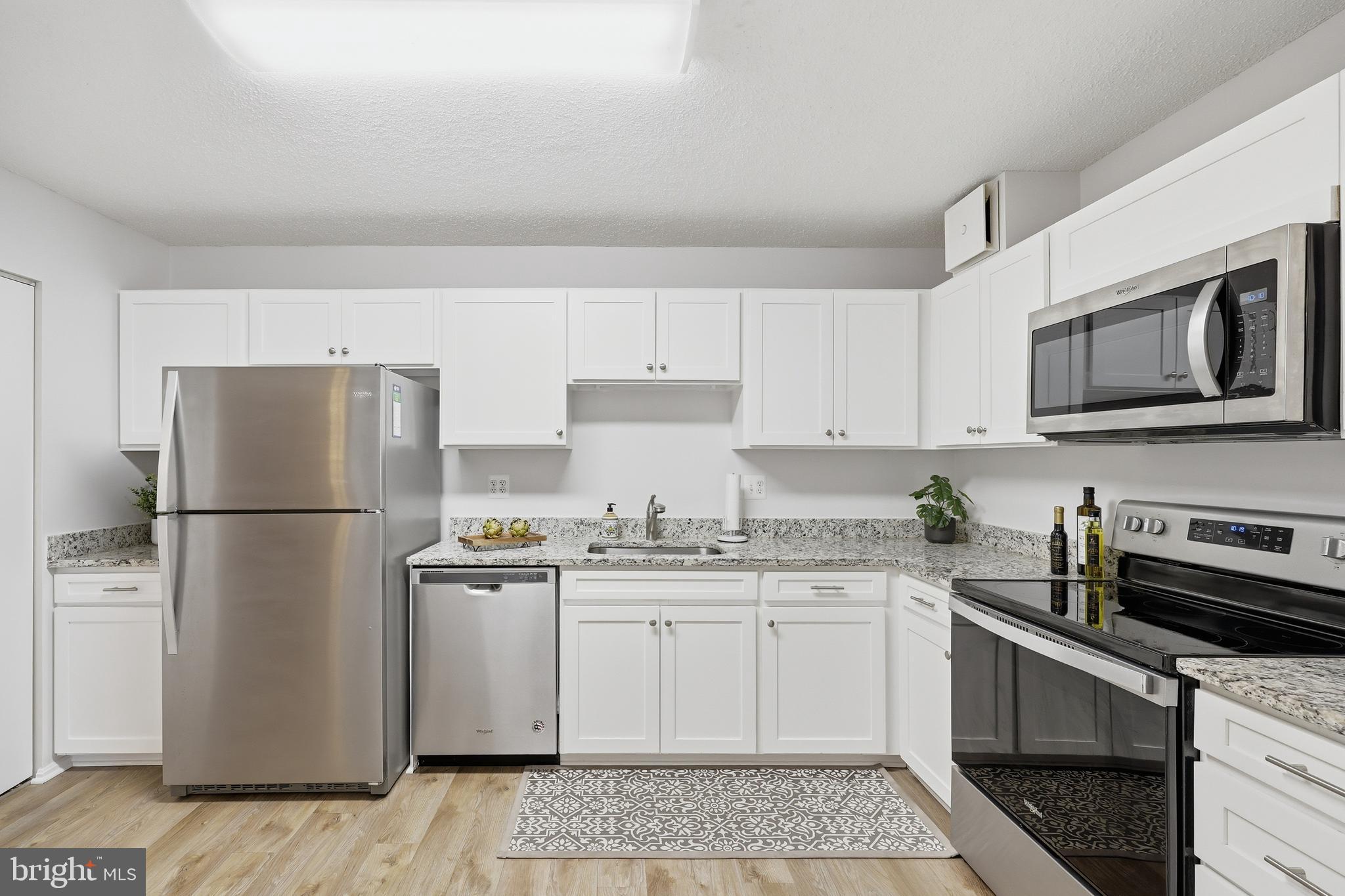 LEISURE WORLD - Residential