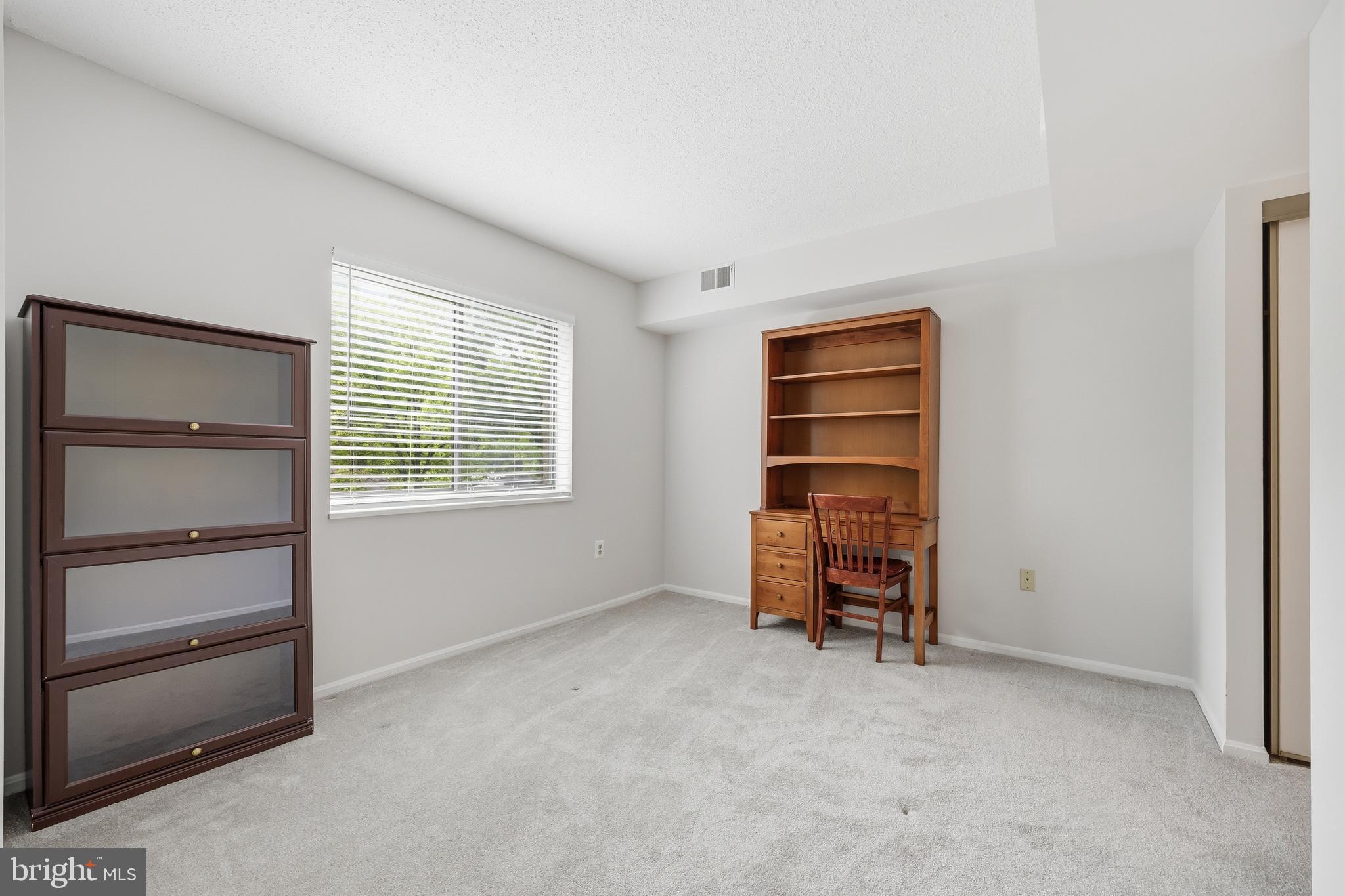 LEISURE WORLD - Residential