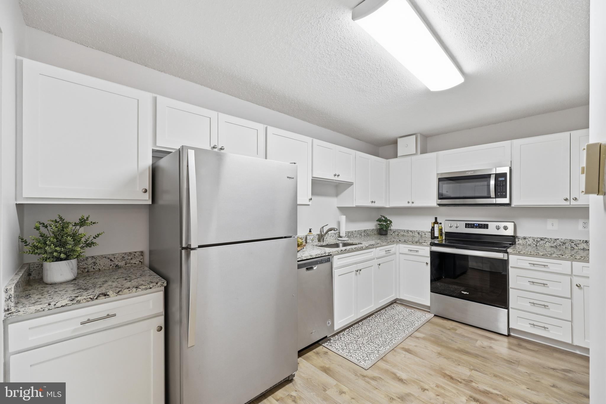 LEISURE WORLD - Residential