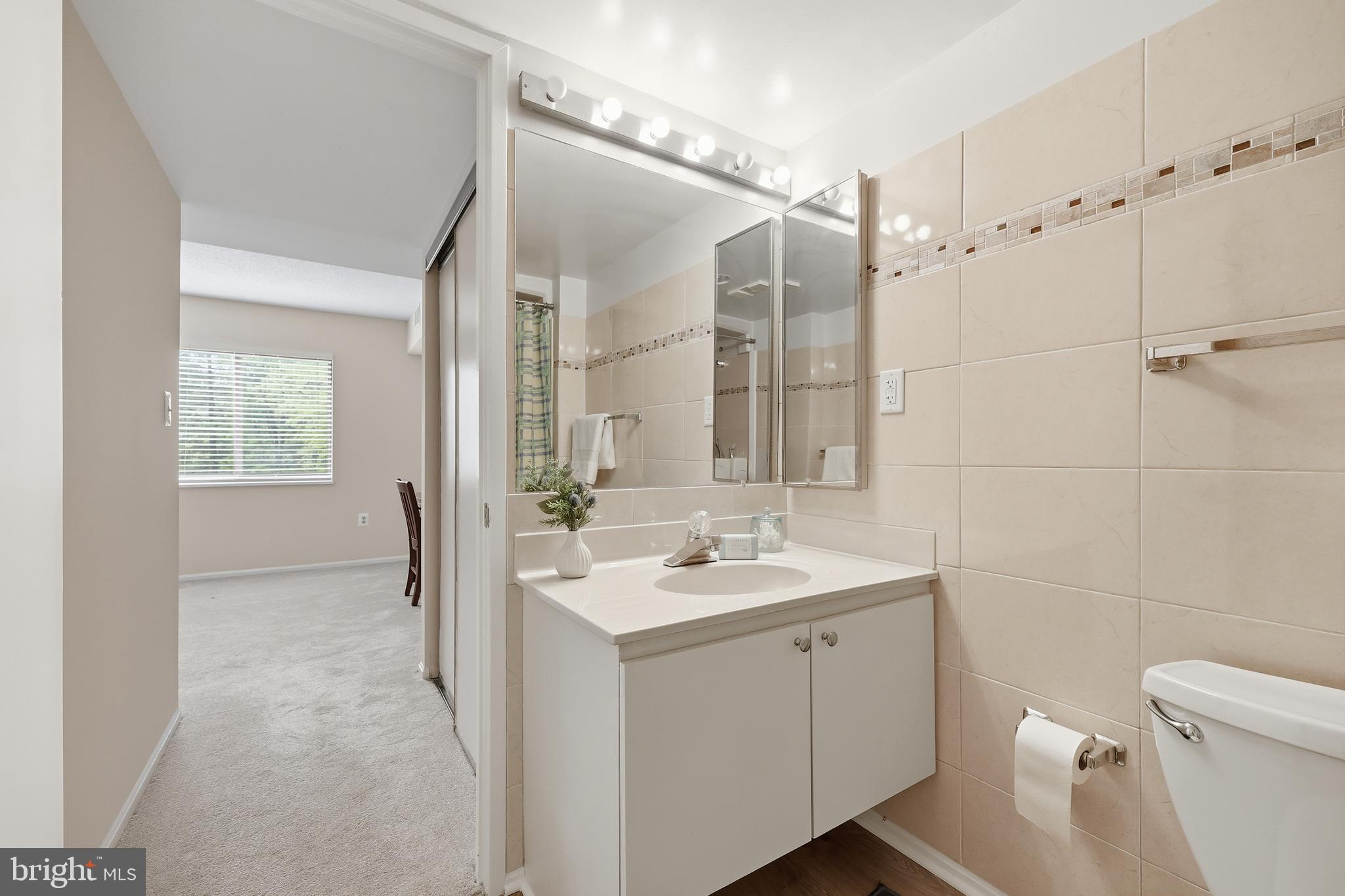 LEISURE WORLD - Residential