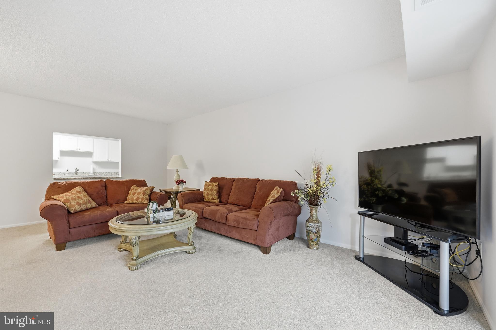 LEISURE WORLD - Residential