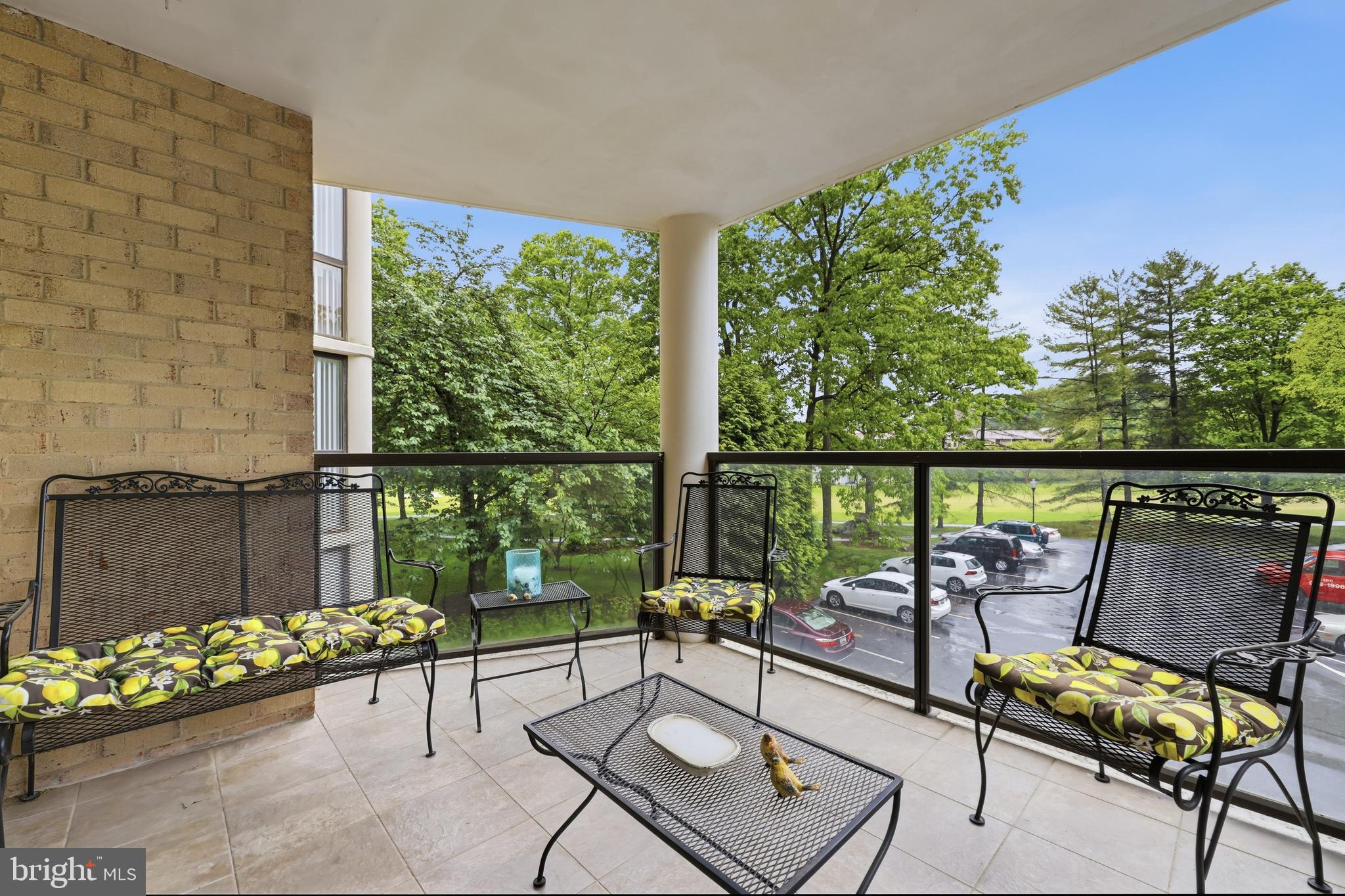 LEISURE WORLD - Residential