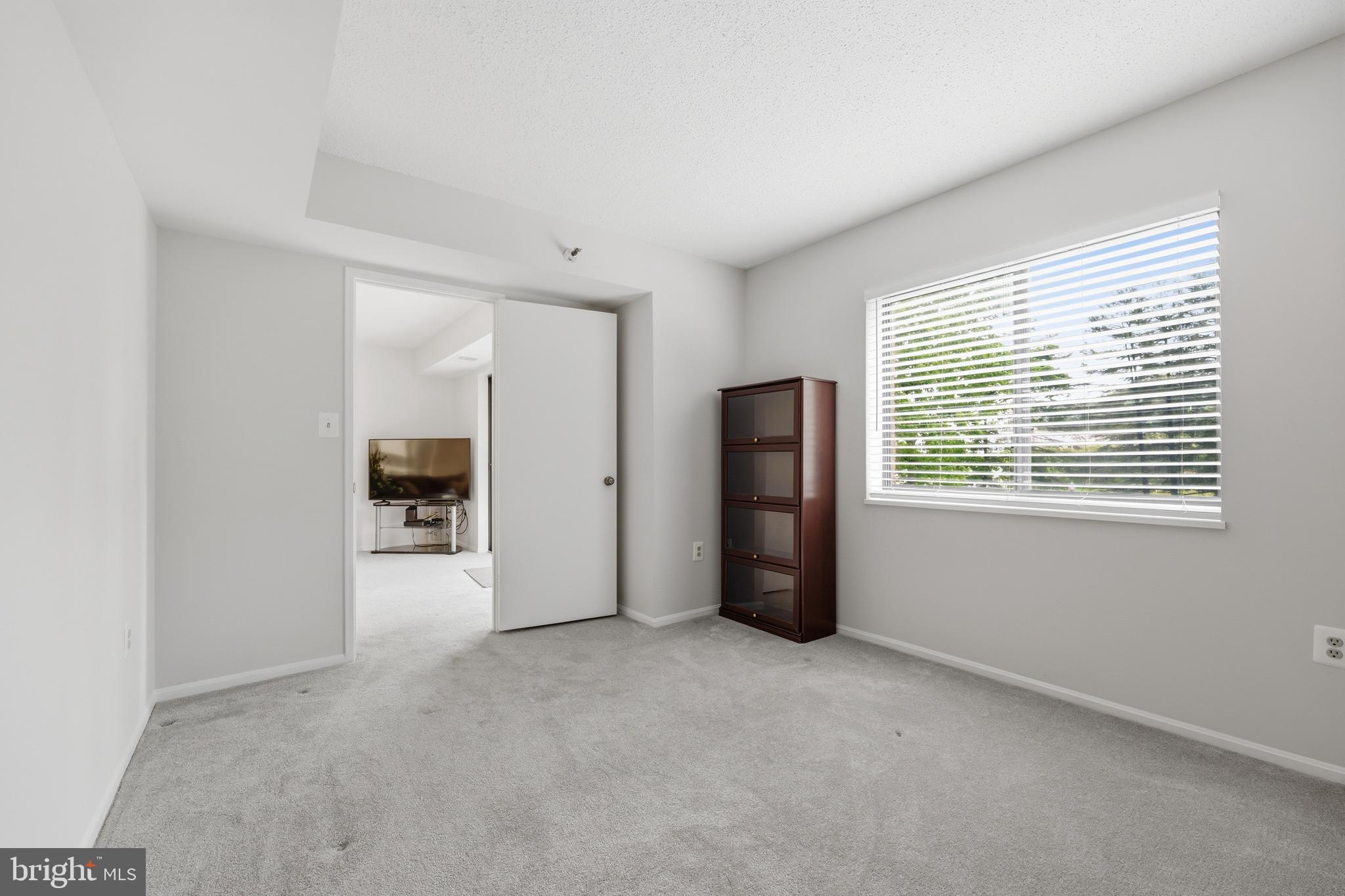 LEISURE WORLD - Residential