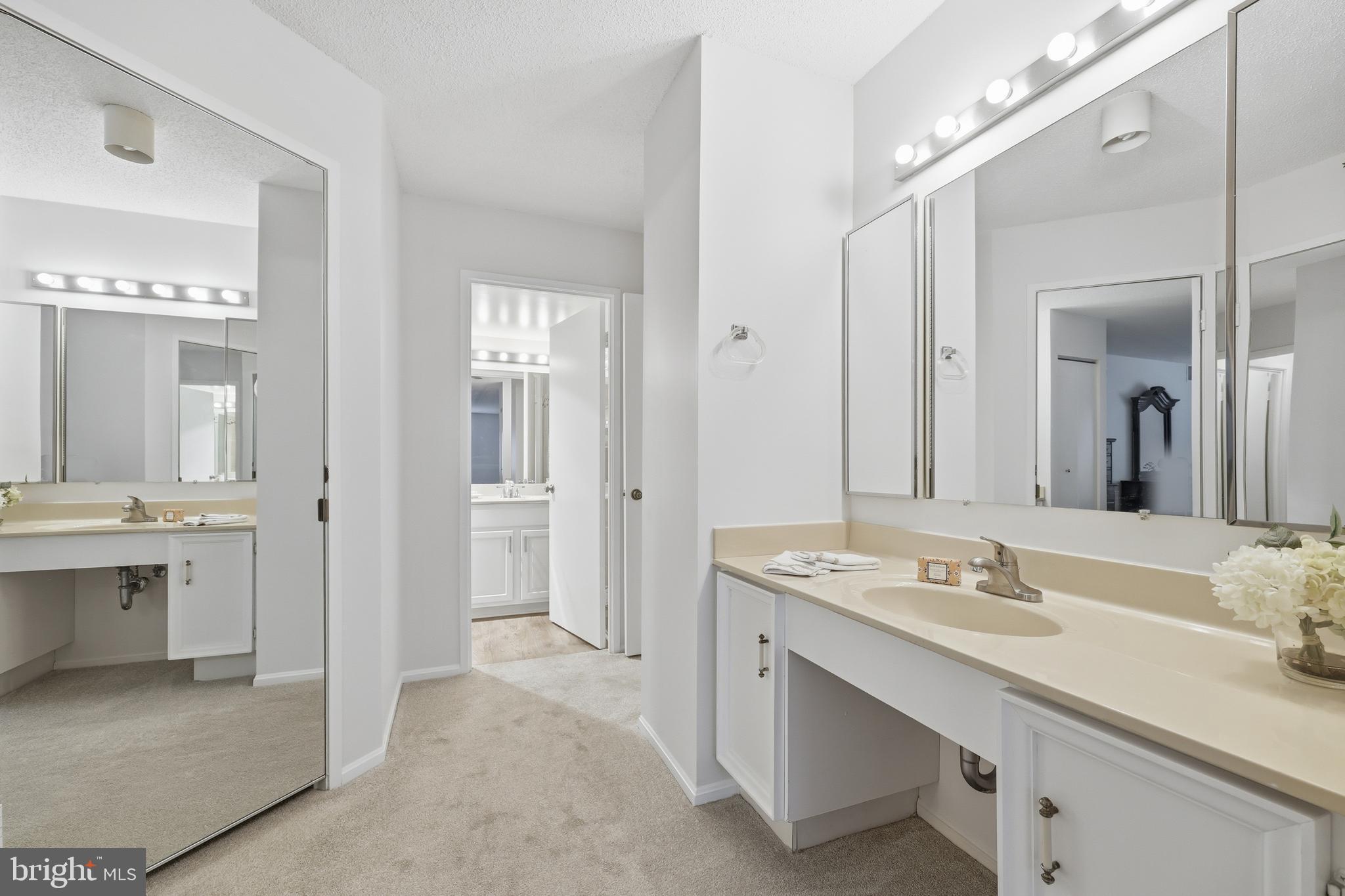 LEISURE WORLD - Residential