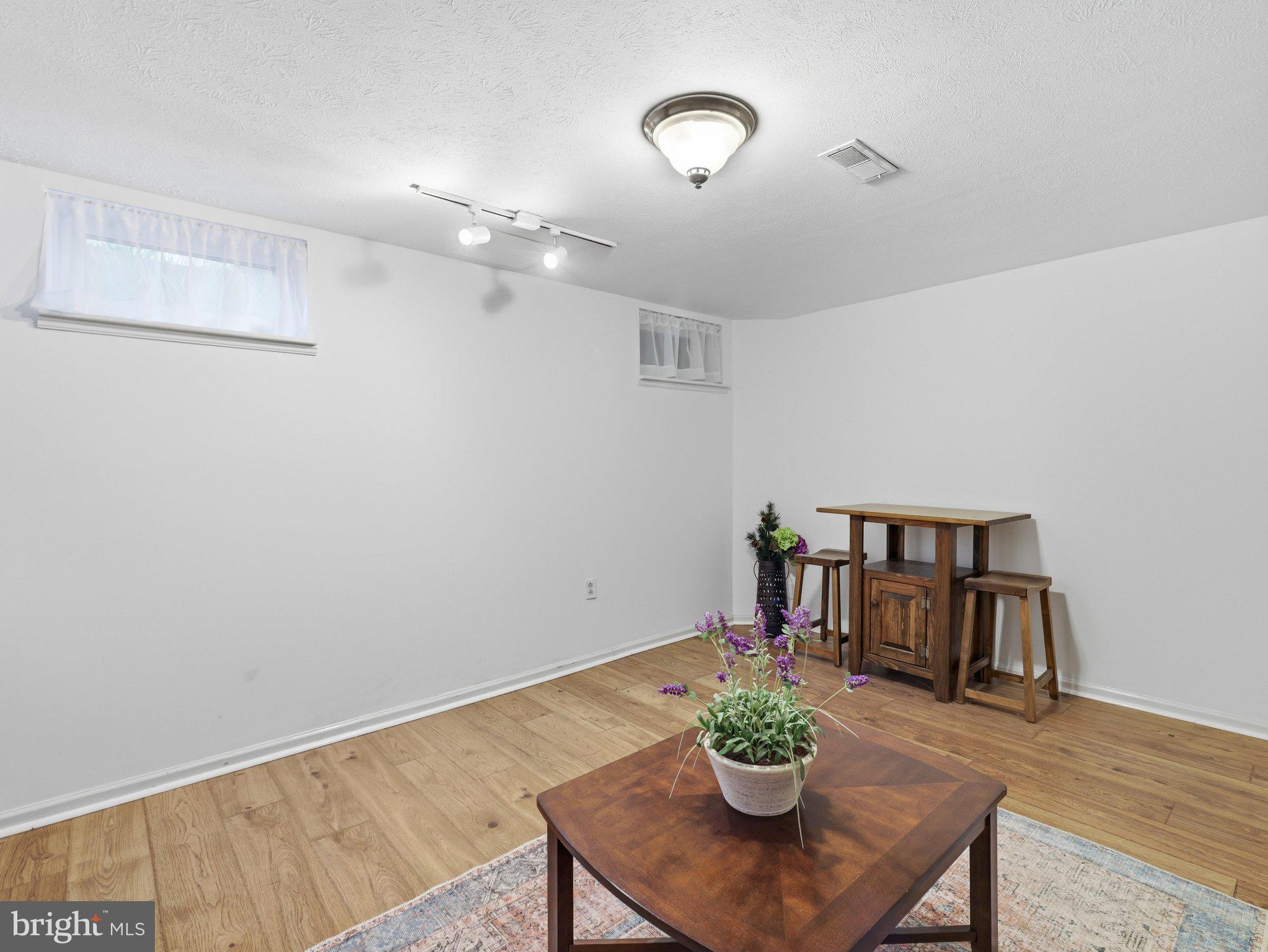 NORTH END - Residential