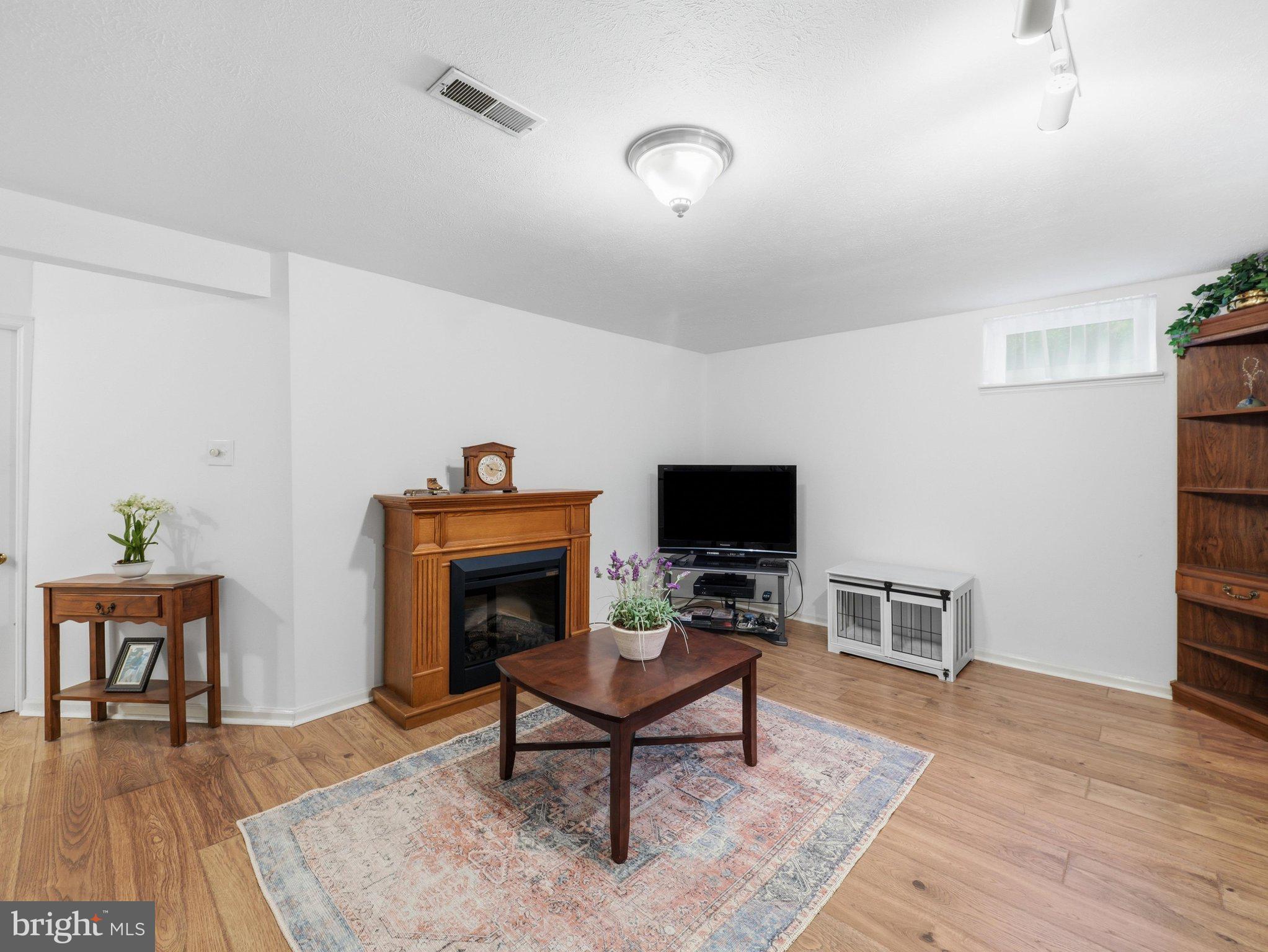 NORTH END - Residential