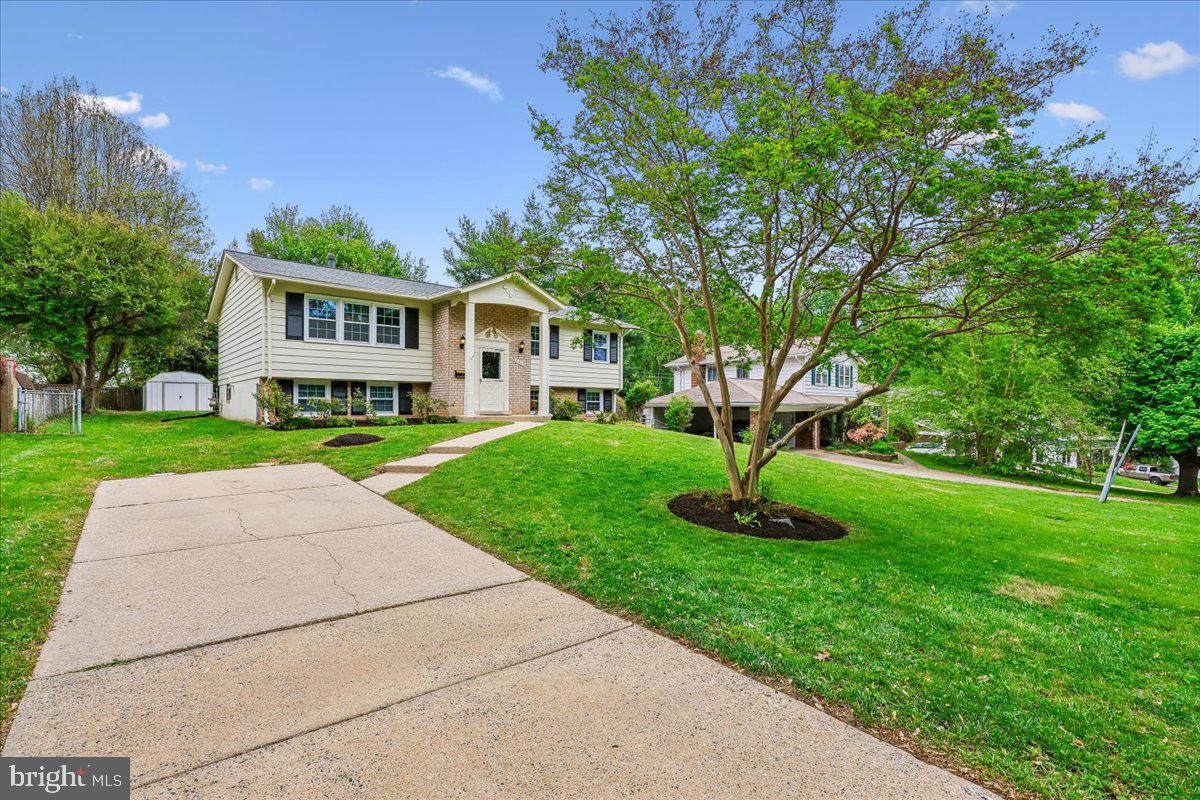 ROCK CREEK MANOR - Residential