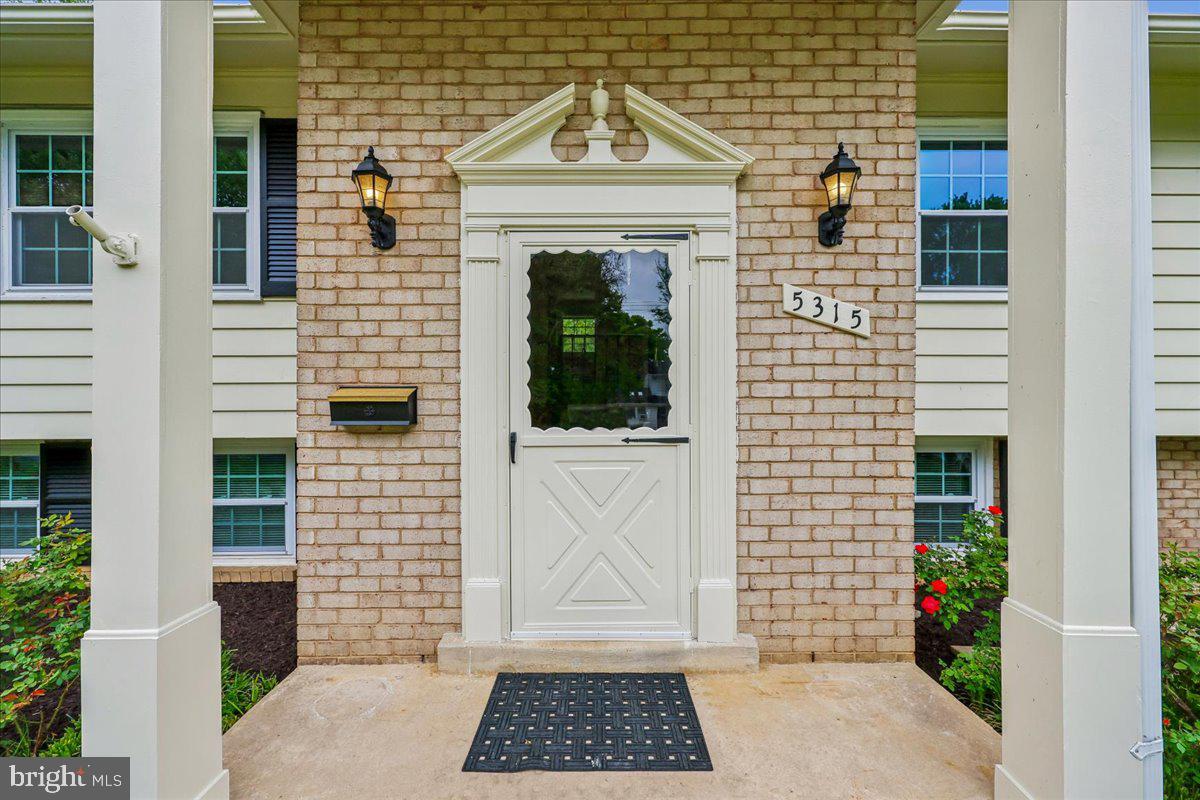 ROCK CREEK MANOR - Residential