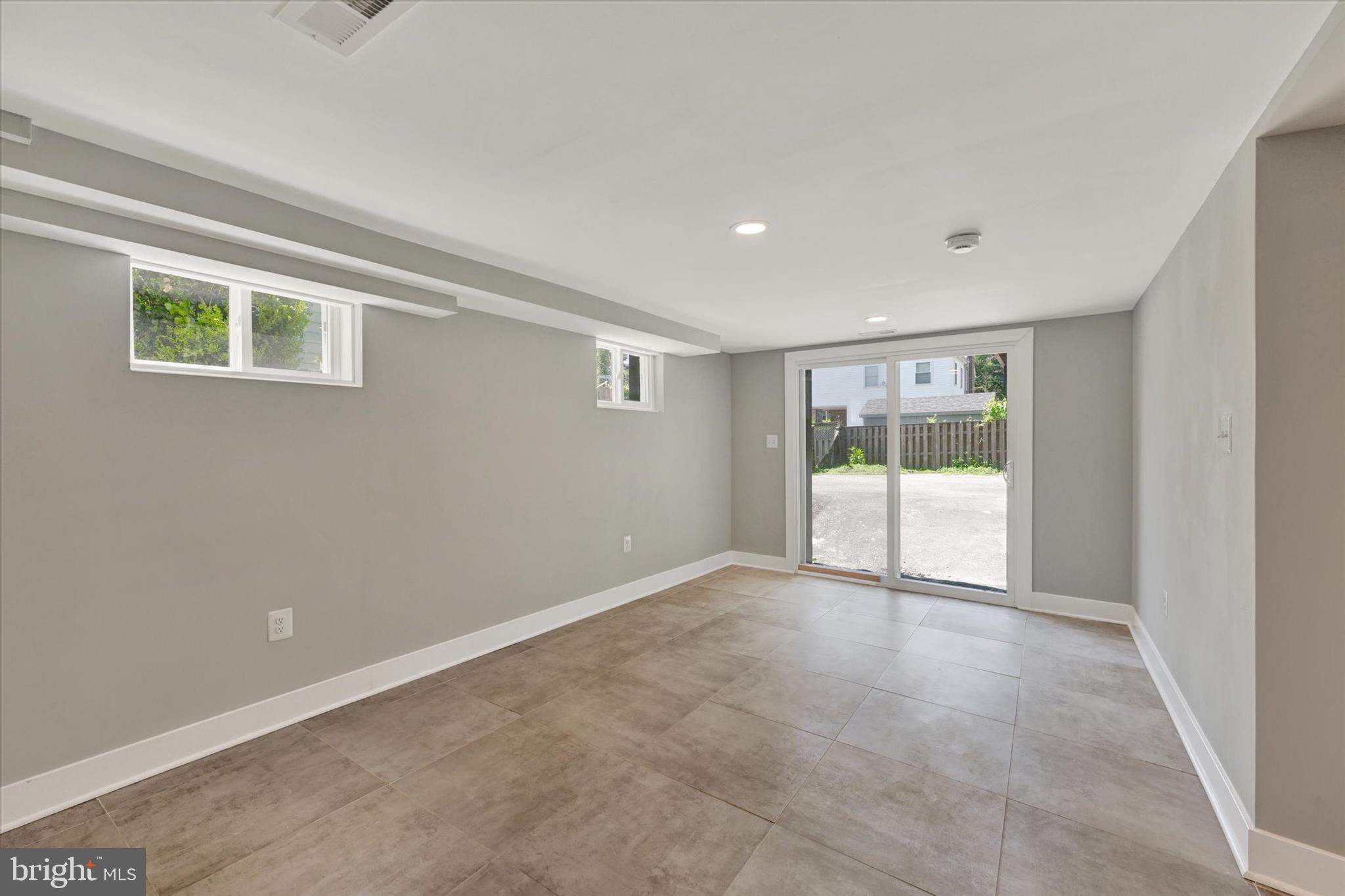 KENSINGTON - Residential