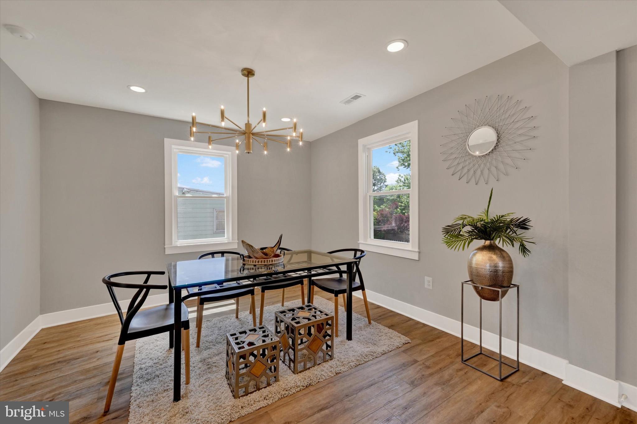 KENSINGTON - Residential