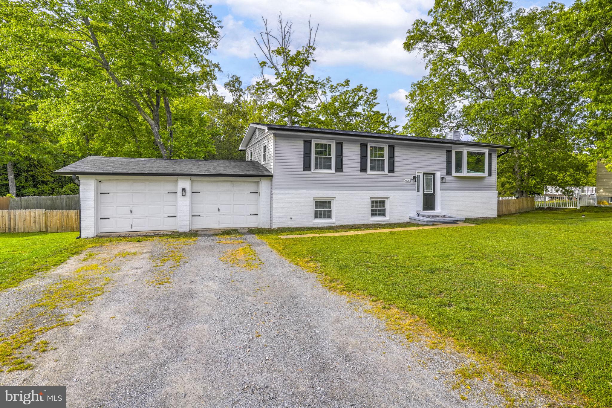 BAREFOOT ACRES - Residential
