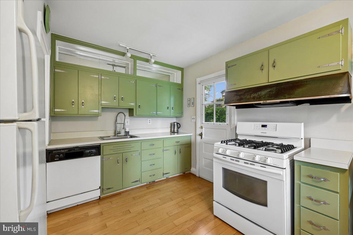 EVANS PARKWAY - Residential