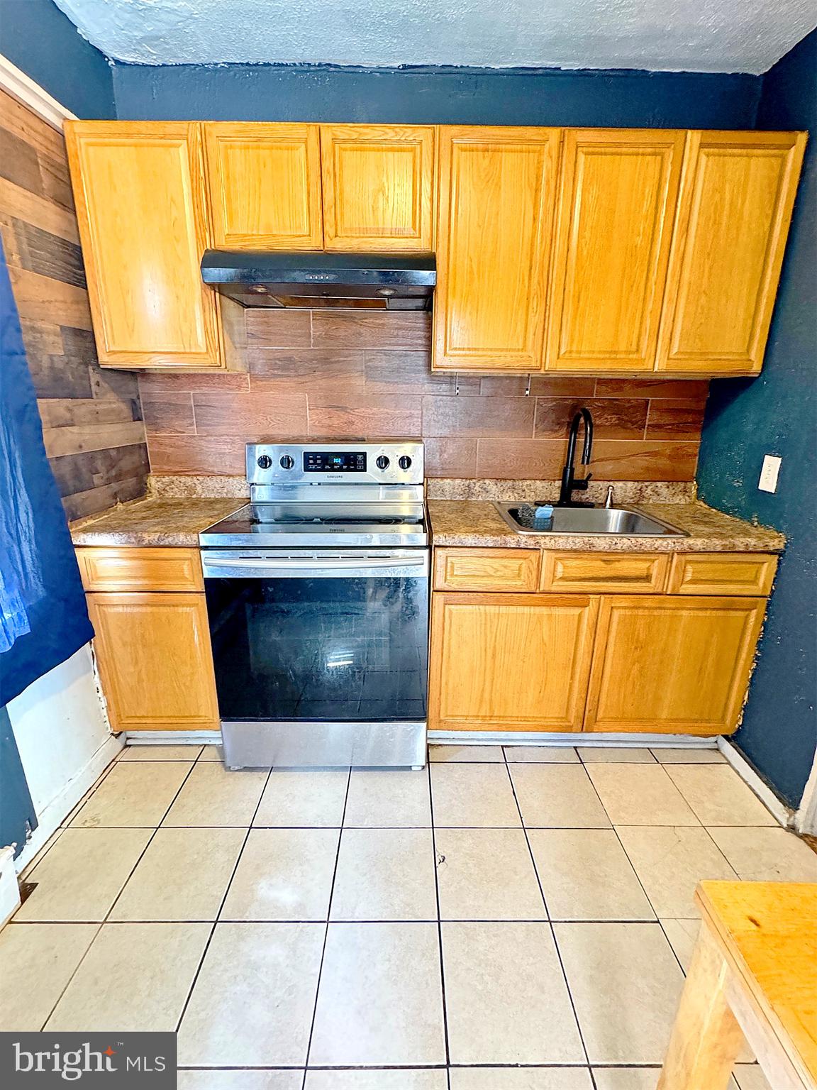 PHILADELPHIA (NORTHEAST) - Residential