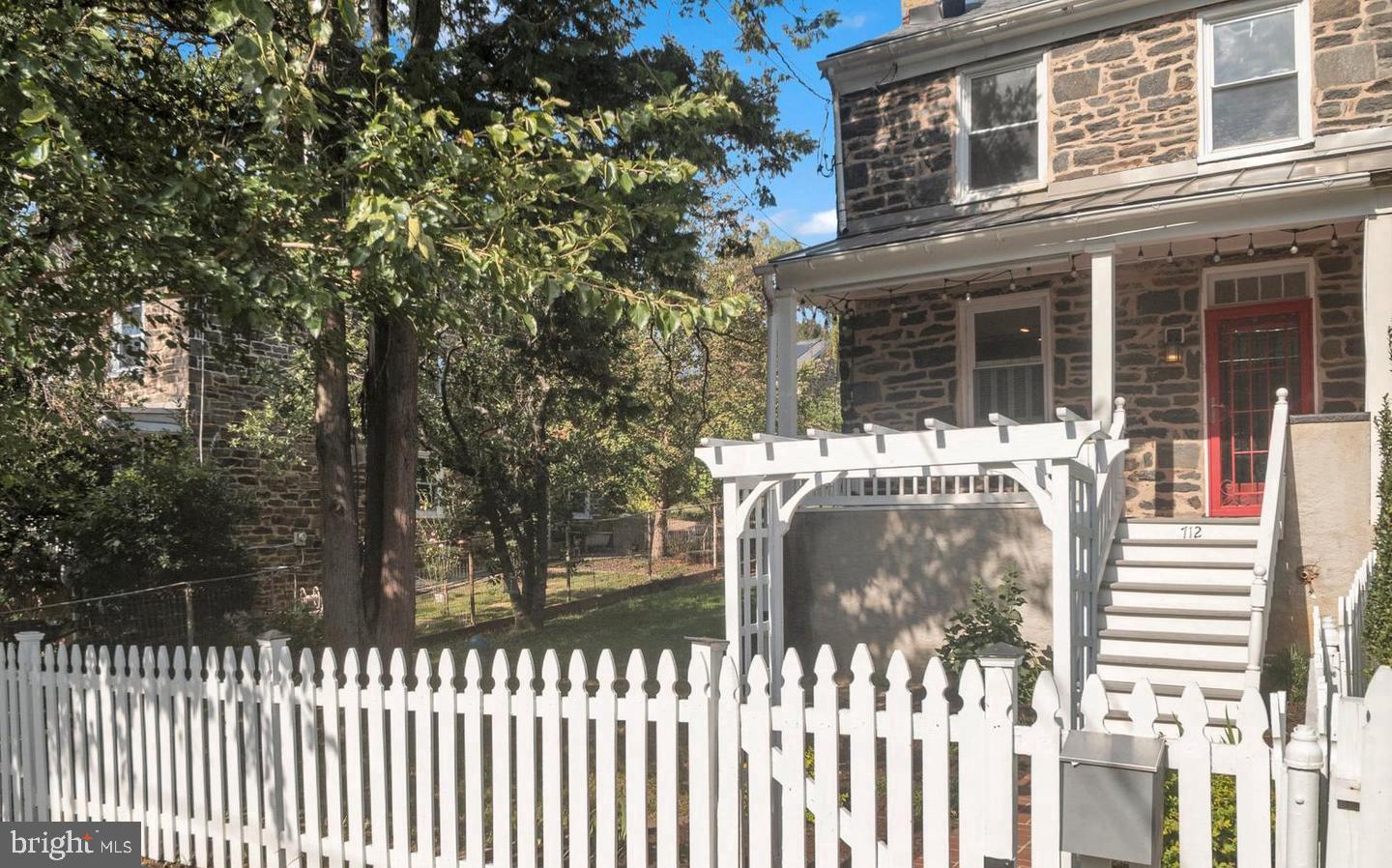STONE HILL - Residential