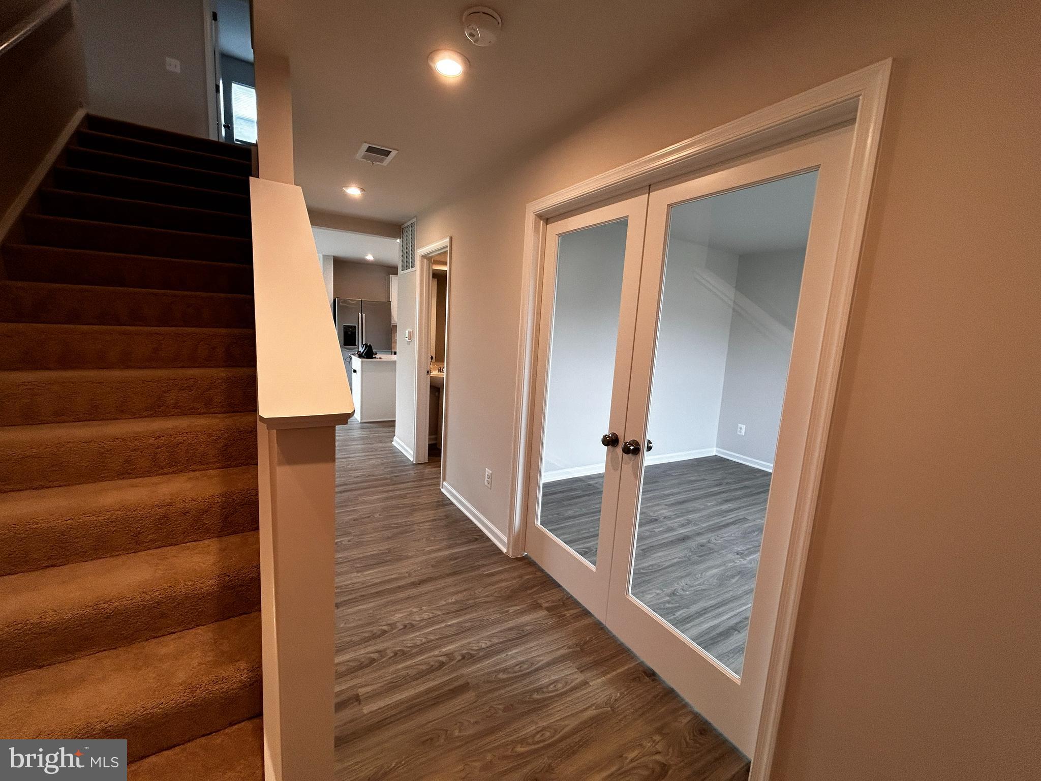 STONE SPRING - Residential Lease