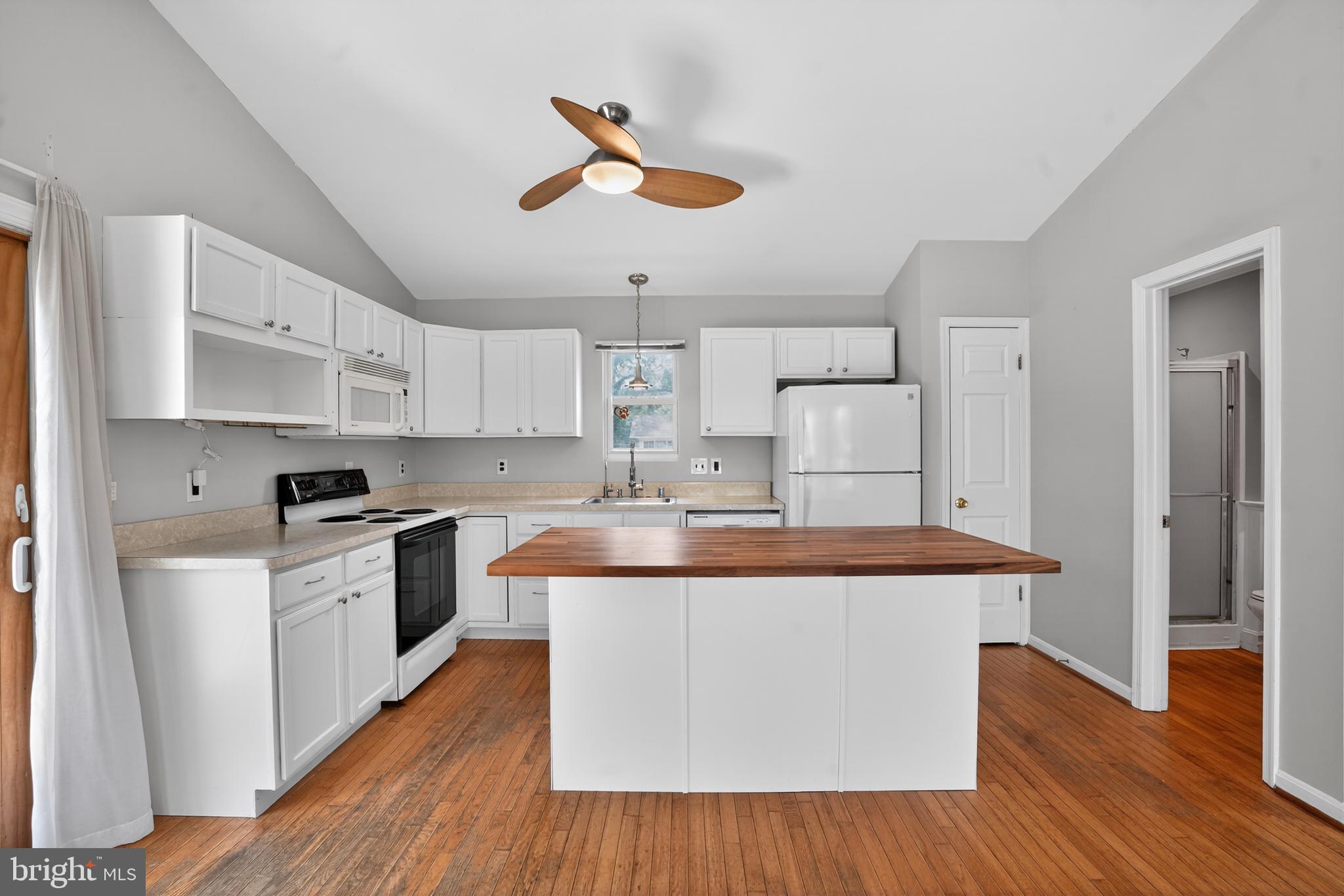IDLEWILDE ON THE BAY - Residential
