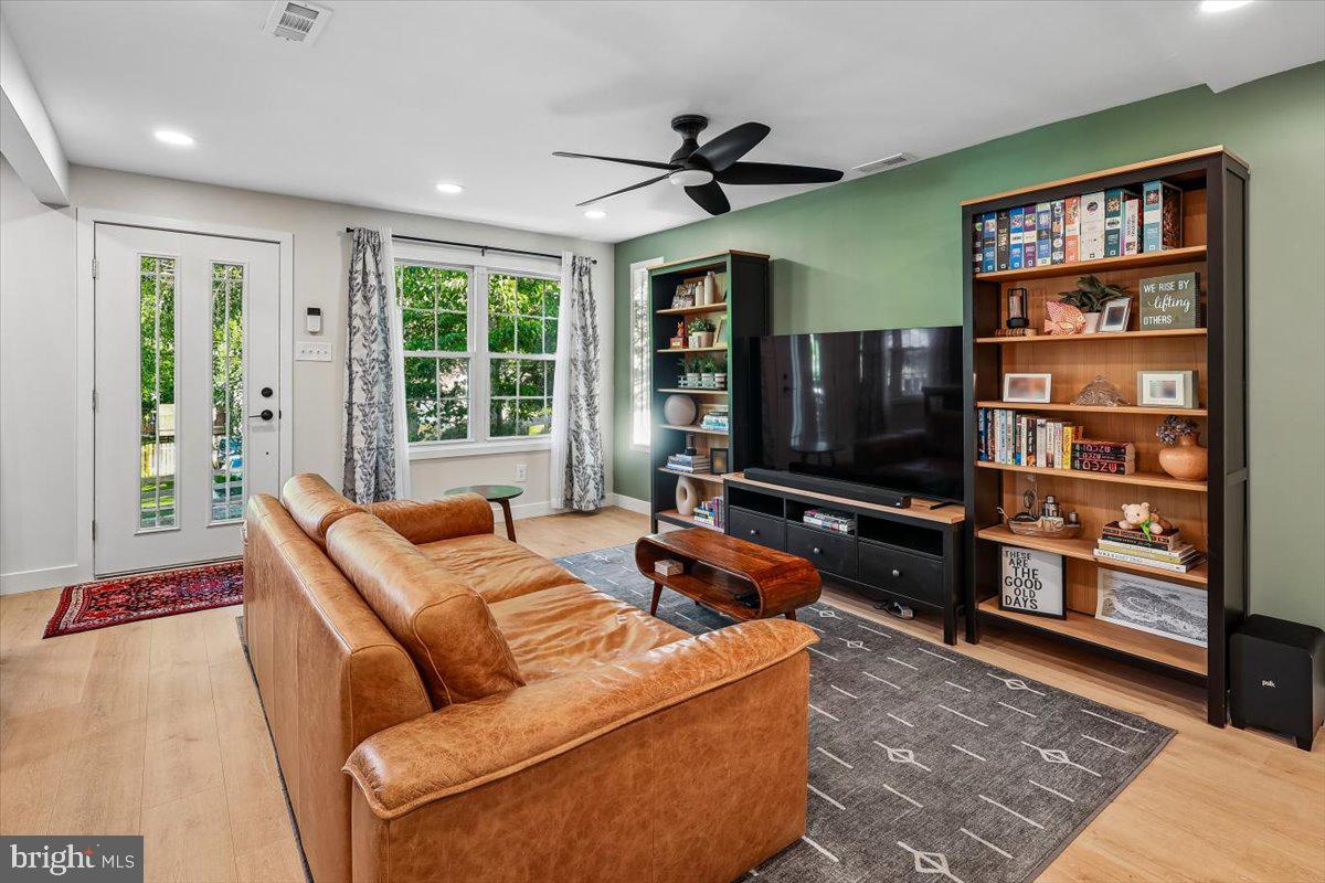 CARROLLTON MANOR - Residential