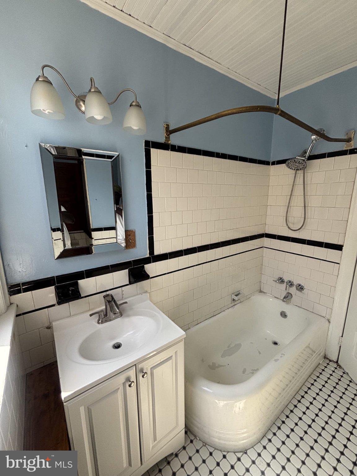 NORTHWOOD - Residential