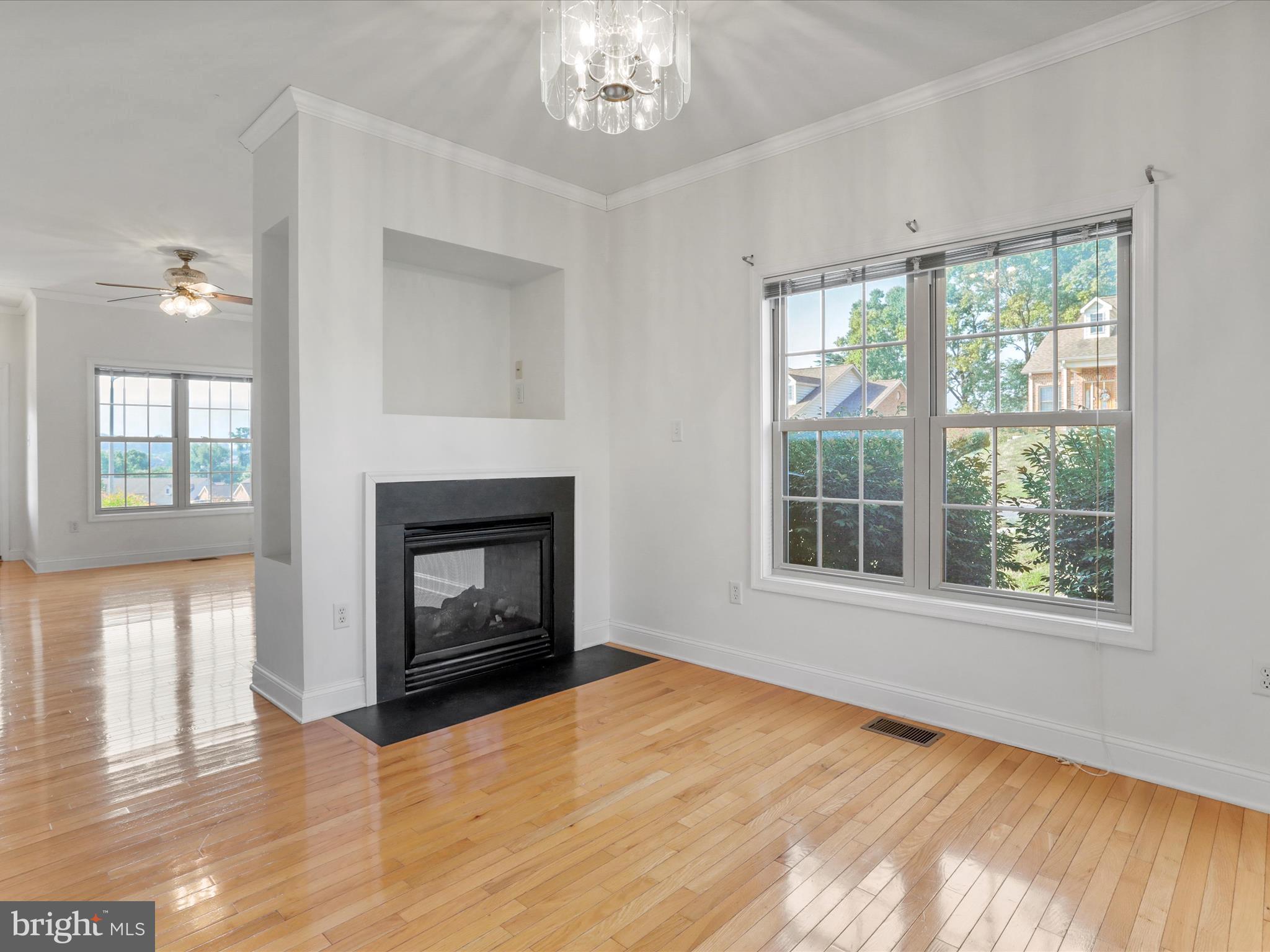 CAMELOT ESTATES - Residential