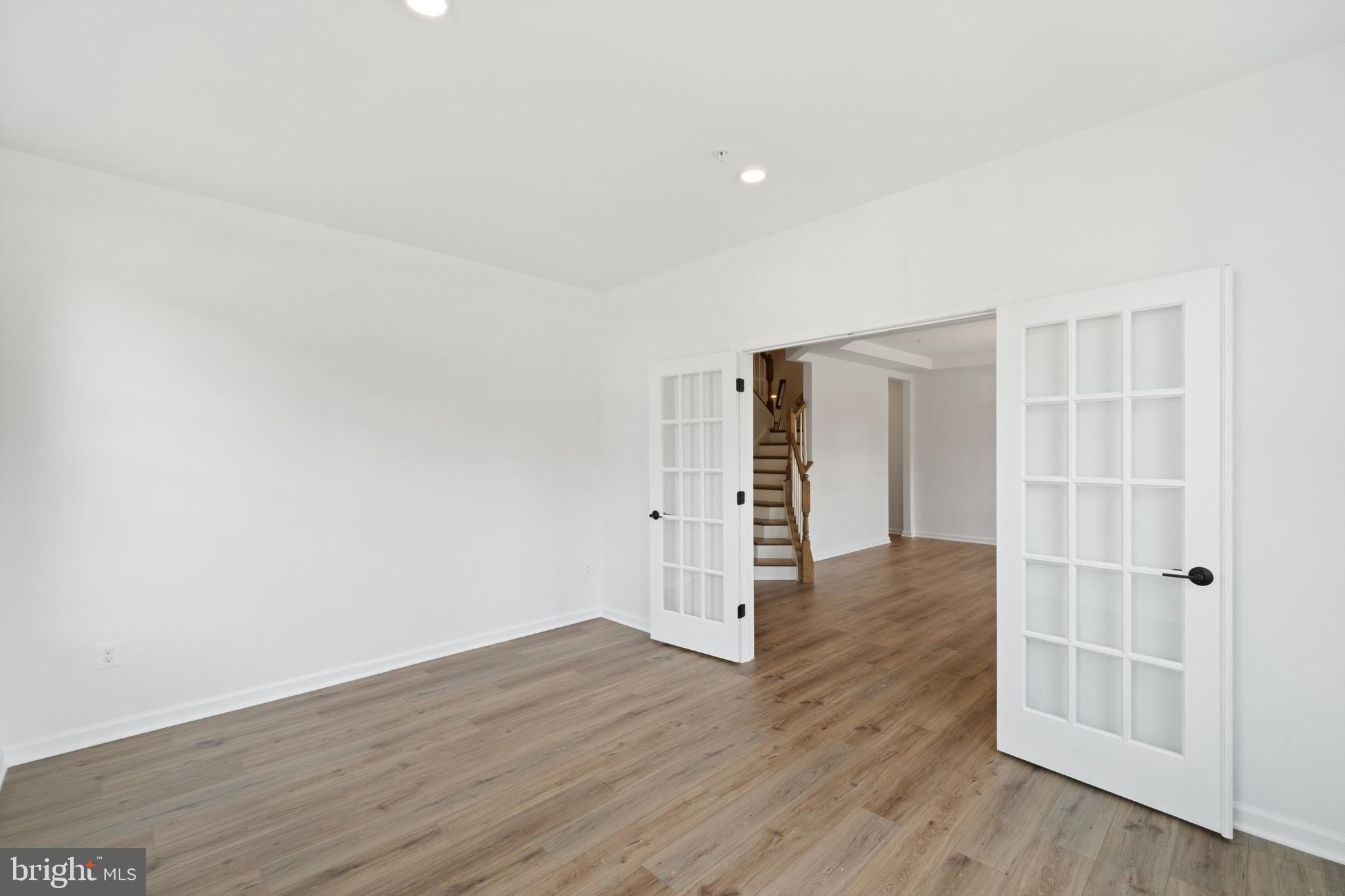 GLENN DALE ESTATES - Residential