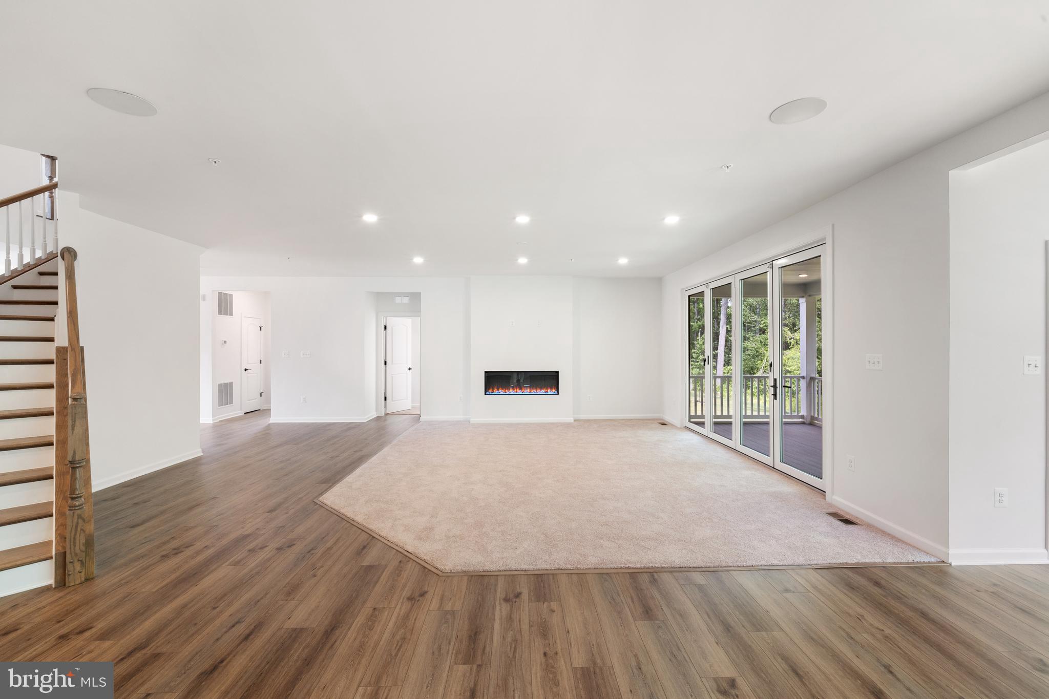 GLENN DALE ESTATES - Residential