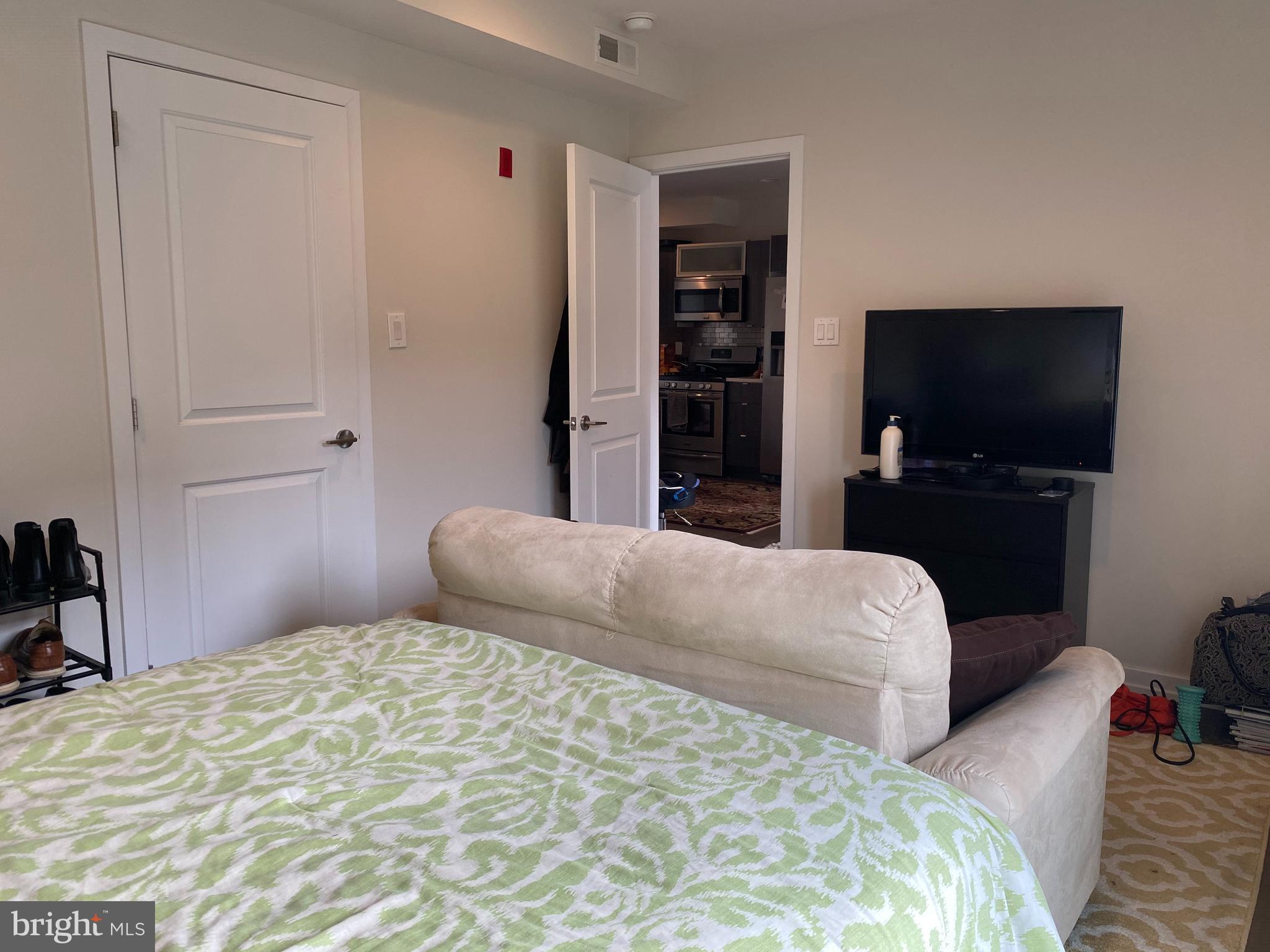 GRADUATE HOSPITAL - Residential Lease