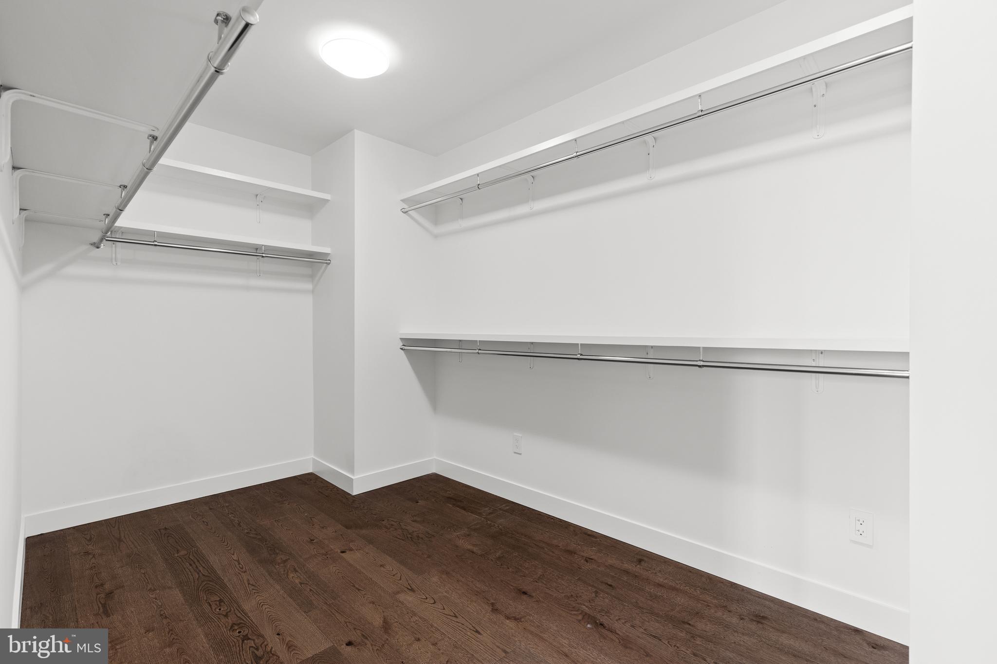 WOODLEY PARK - Residential