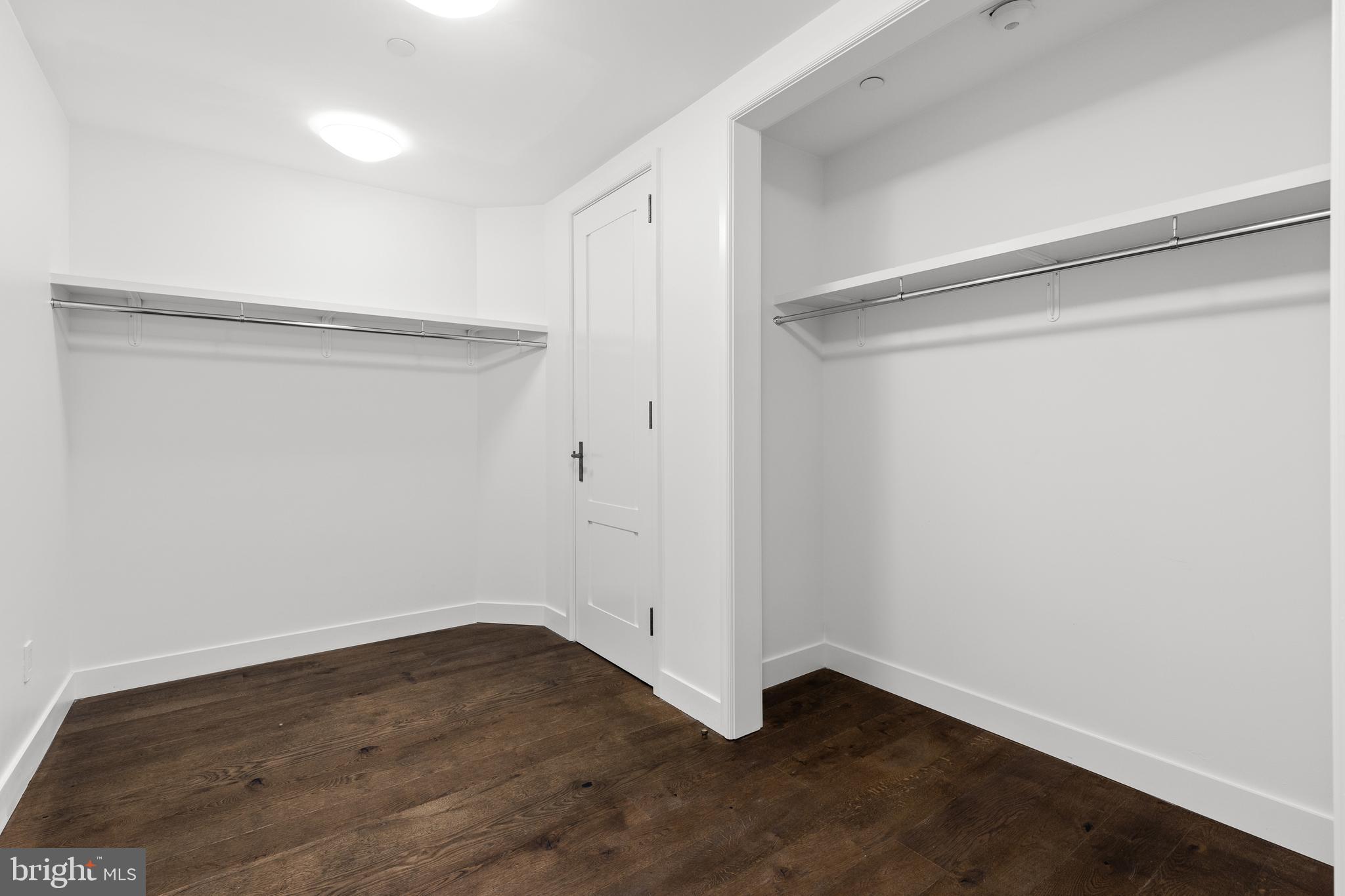 WOODLEY PARK - Residential