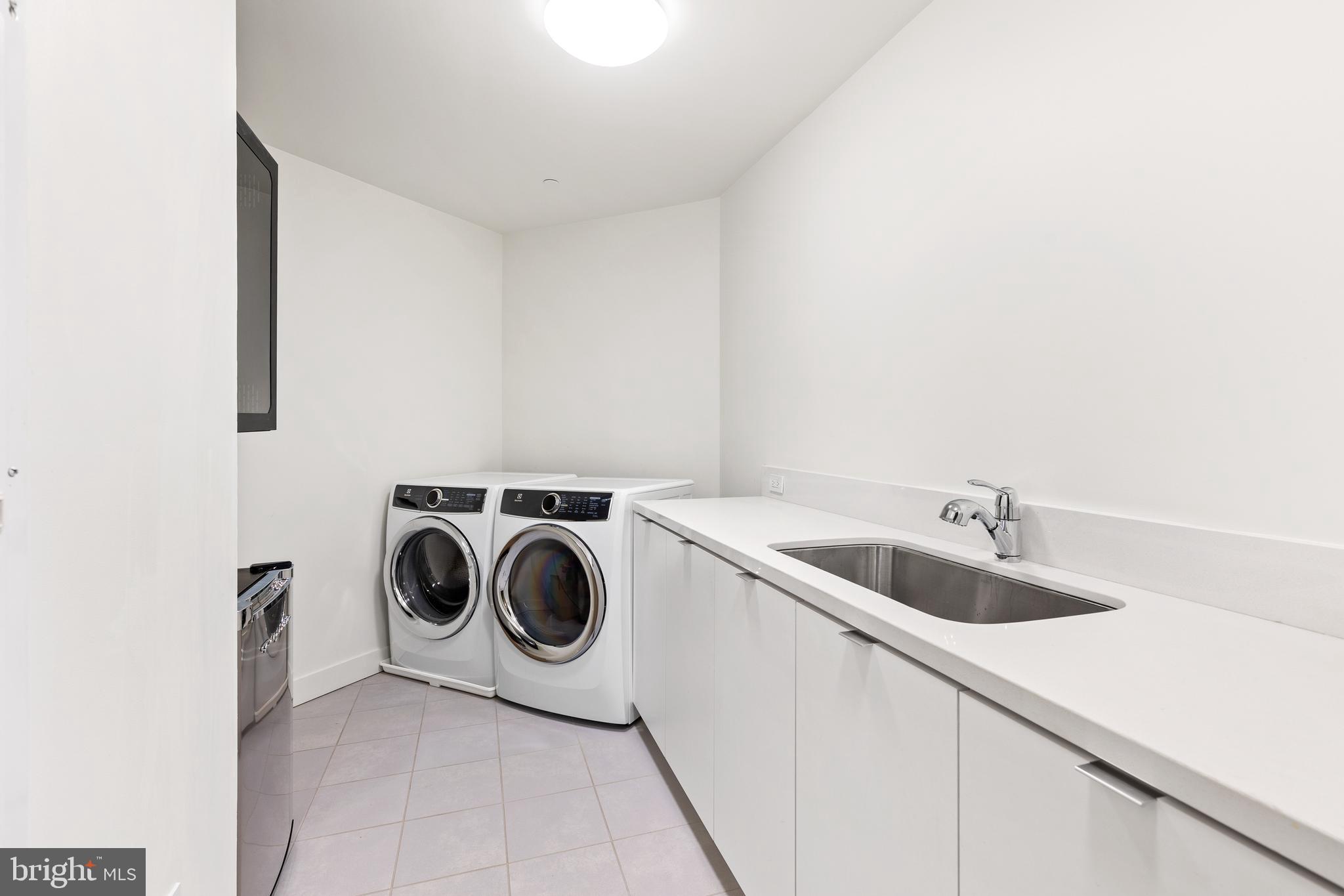 WOODLEY PARK - Residential