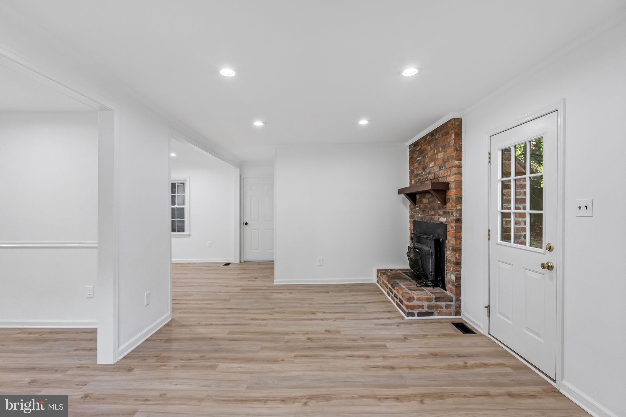 LAKE CAROLINE - Residential