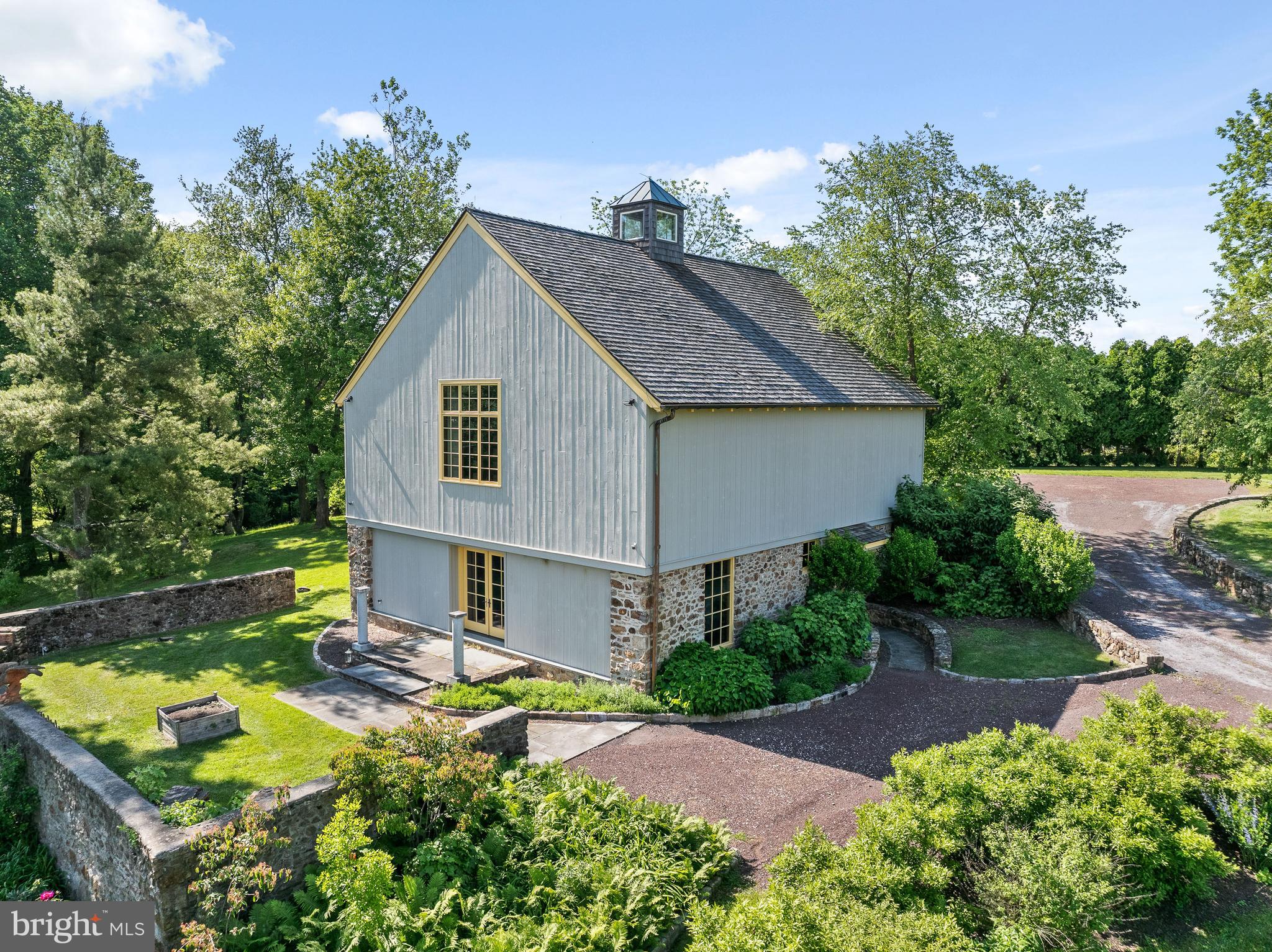 RADNOR HUNT - Residential