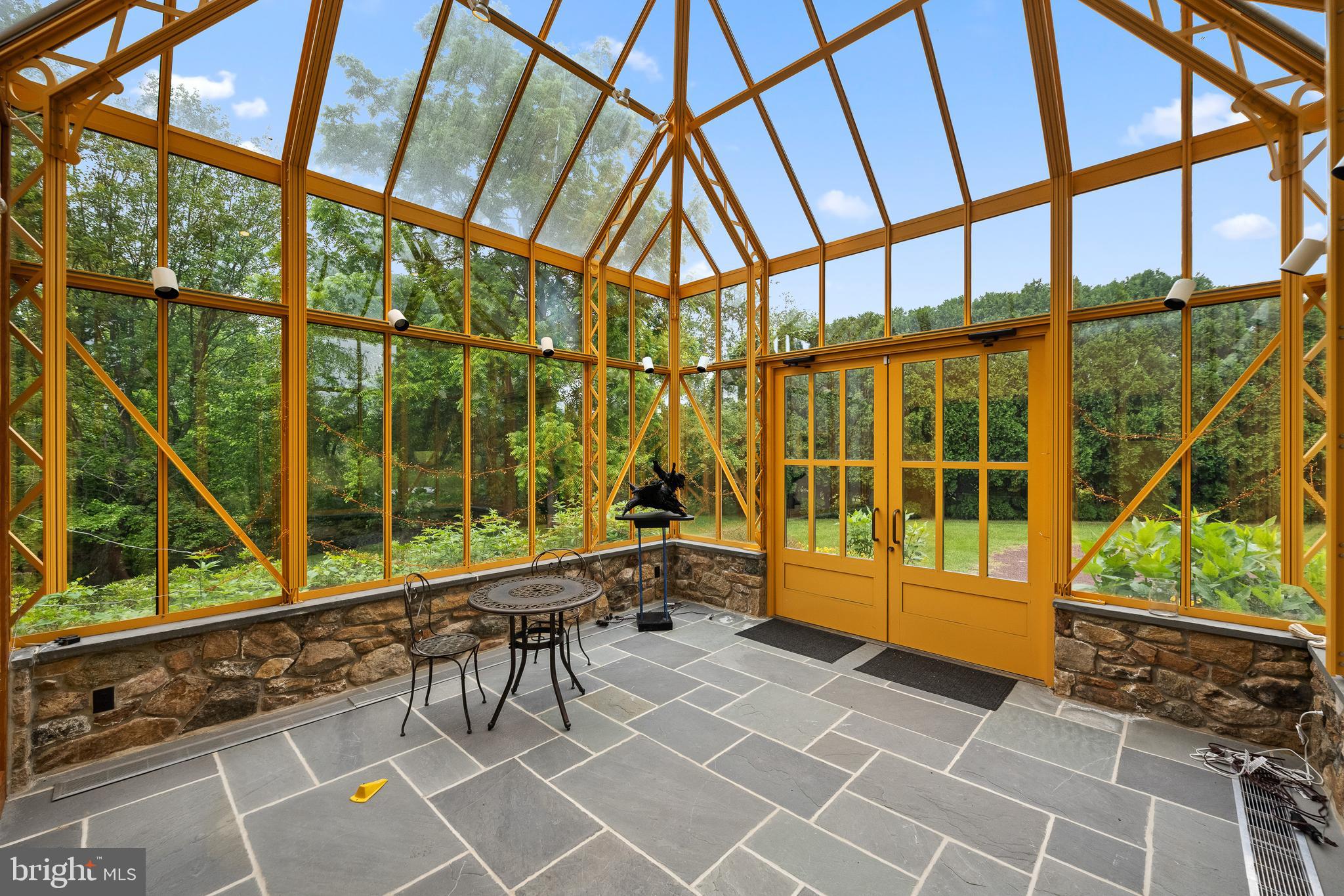 RADNOR HUNT - Residential