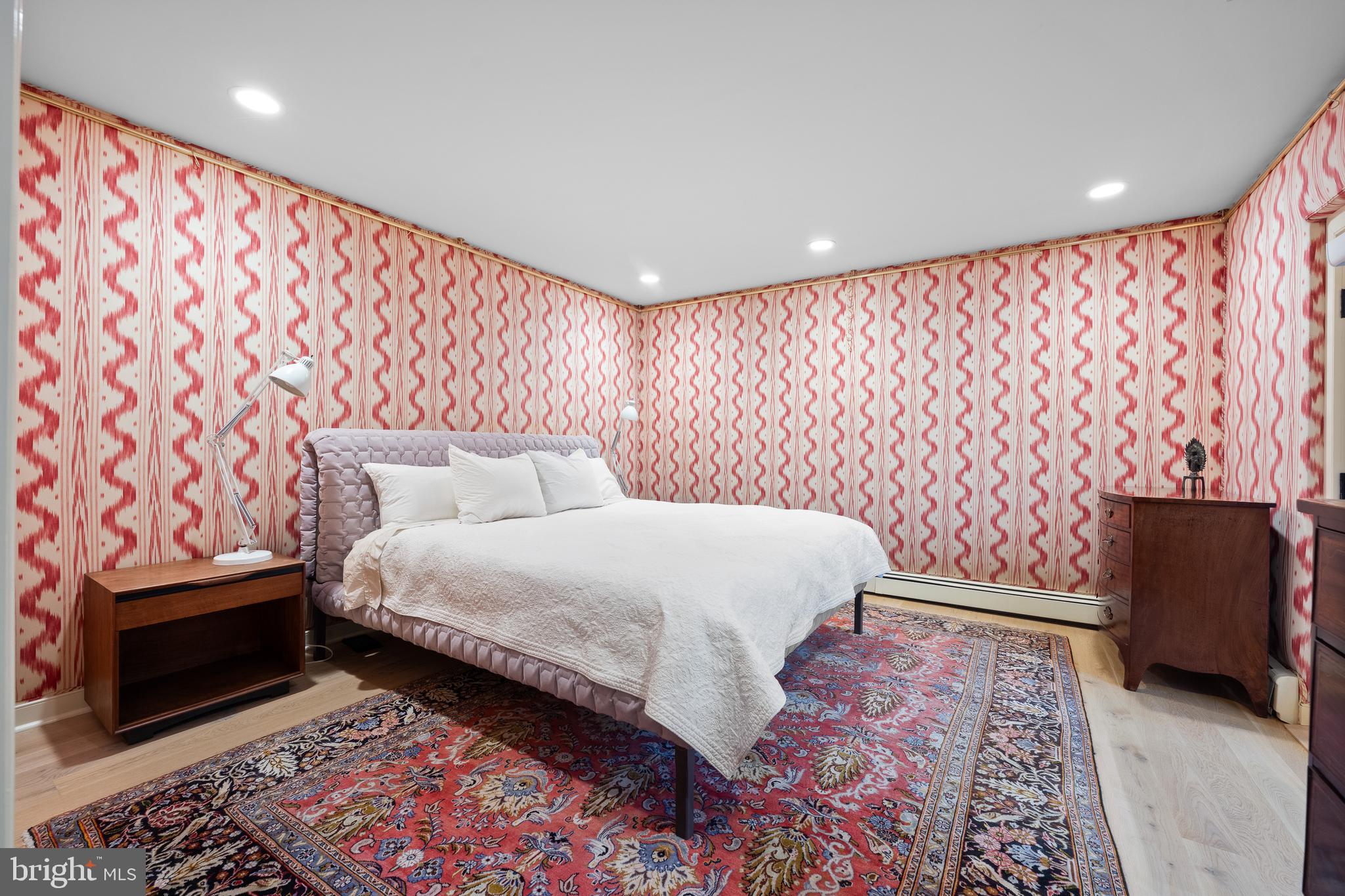 RADNOR HUNT - Residential