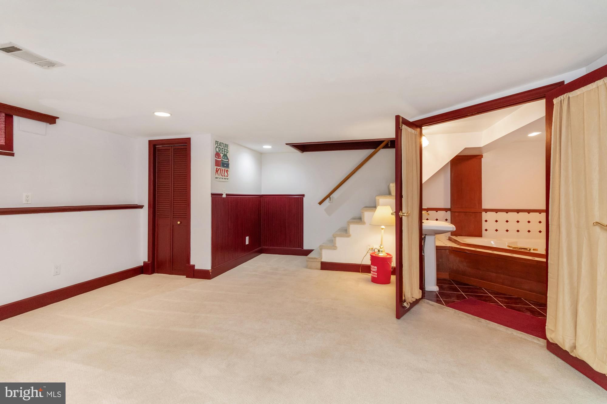 LOCH RAVEN MANOR - Residential