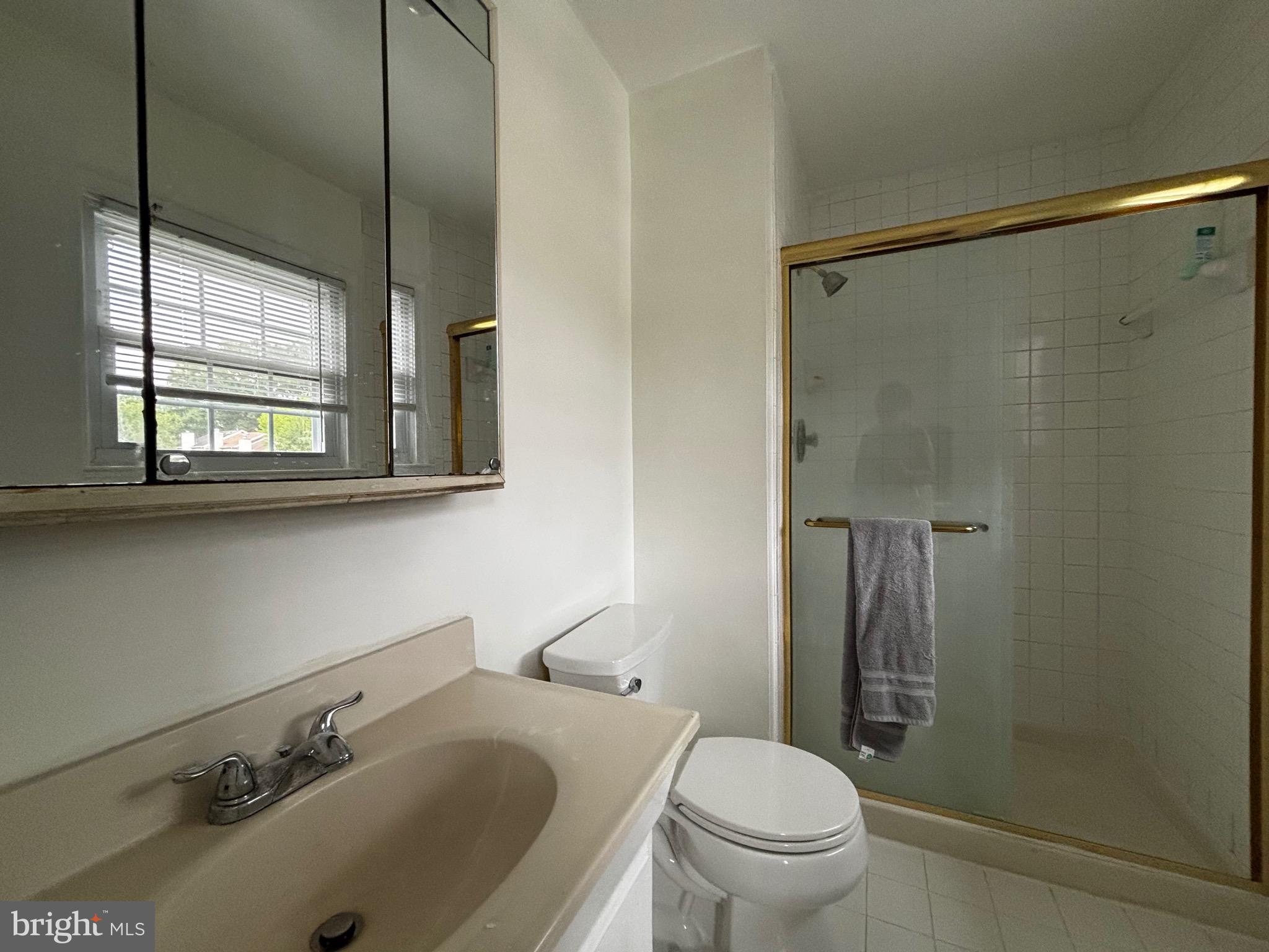 DUNN LORING - Residential