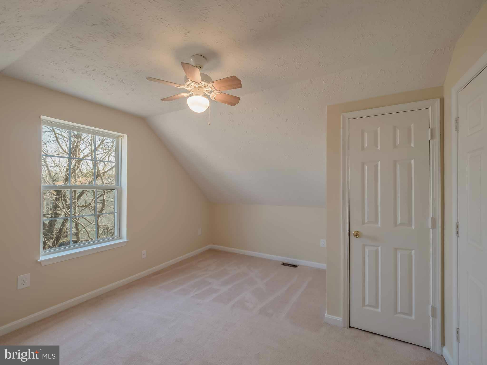 LAUREL GLEN - Residential