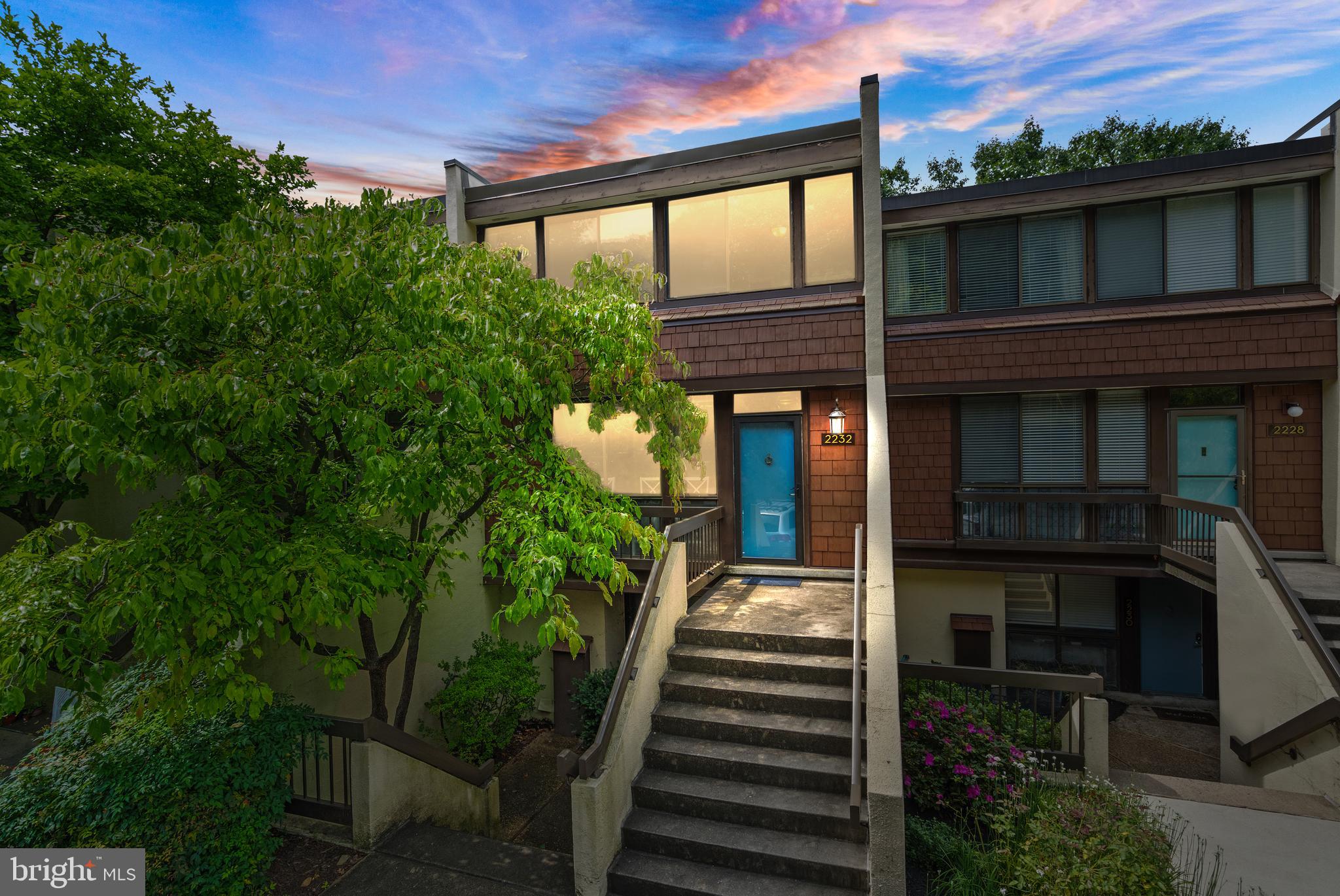 Welcome to urban comfort at its finest in this 3-bed, 2.5-bath condo that effortlessly merges modern charm with city convenience. Picture your daily routine, from cozy evenings by the fireplace to leisurely mornings at the breakfast bar overlooking large kitchen windows. The living room, adorned with floor-to-ceiling windows, invites natural light to fill the space, creating an airy and inviting atmosphere. Escape to generously sized bedrooms for a private retreat, and step out onto the spacious balcony for a moment of tranquility. Located just blocks from the vibrant energy of Shirlington, and with easy access to major commuter routes, including being only a mile away from I-395 and seamless connections to Route 50 and I-66, this residence embodies the perfect blend of relaxed living and urban convenience. Embrace the essence of city living in this unique condominium residence, where style meets comfort effortlessly.