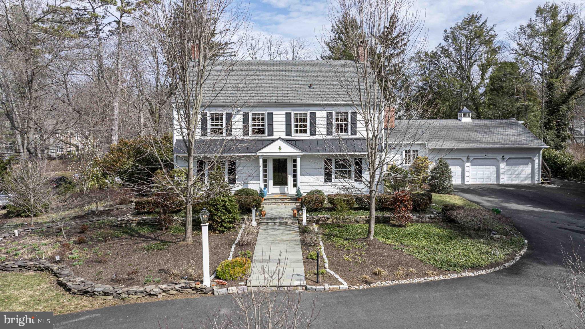 PEBBLE HILL - Residential