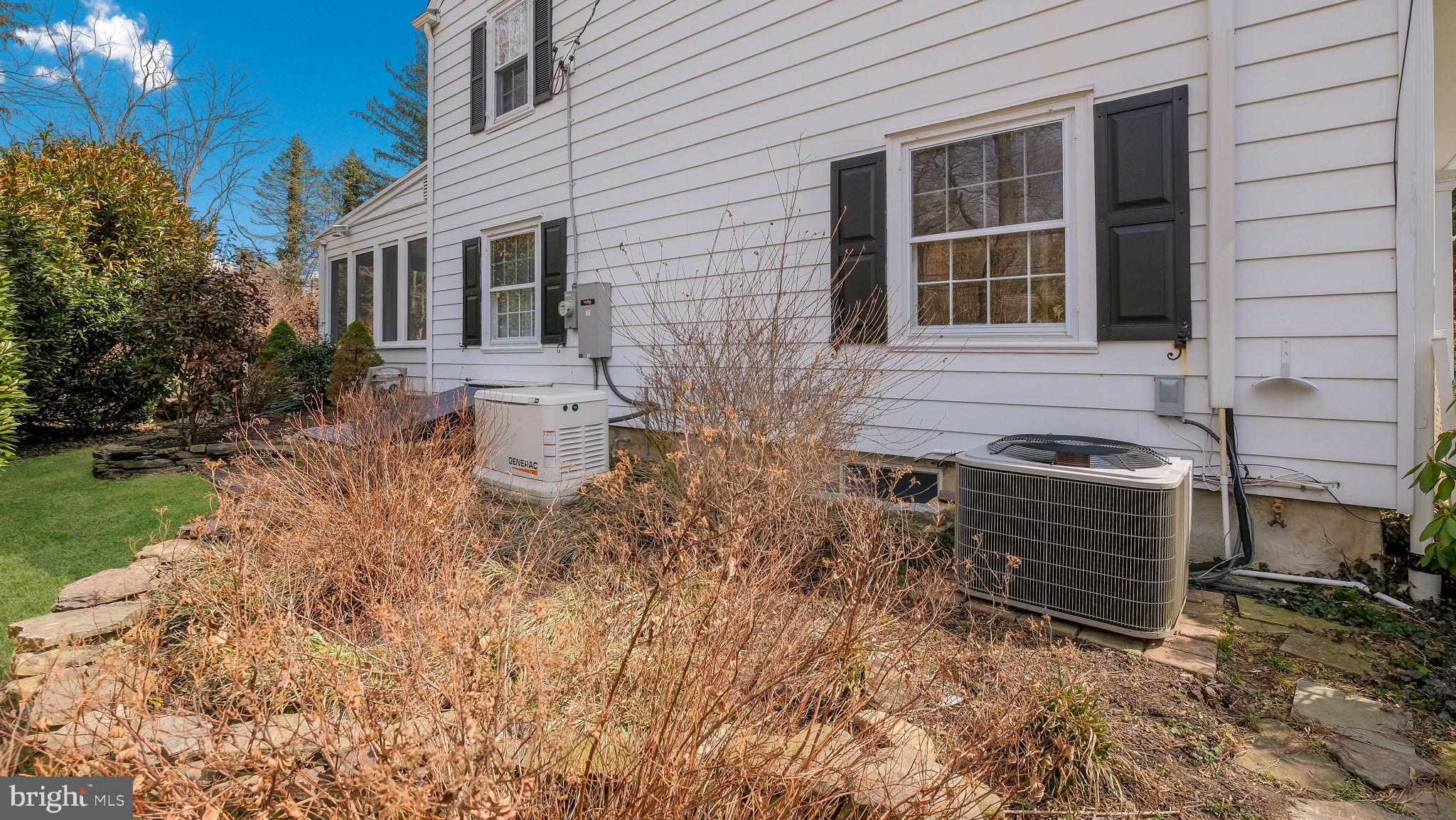 PEBBLE HILL - Residential