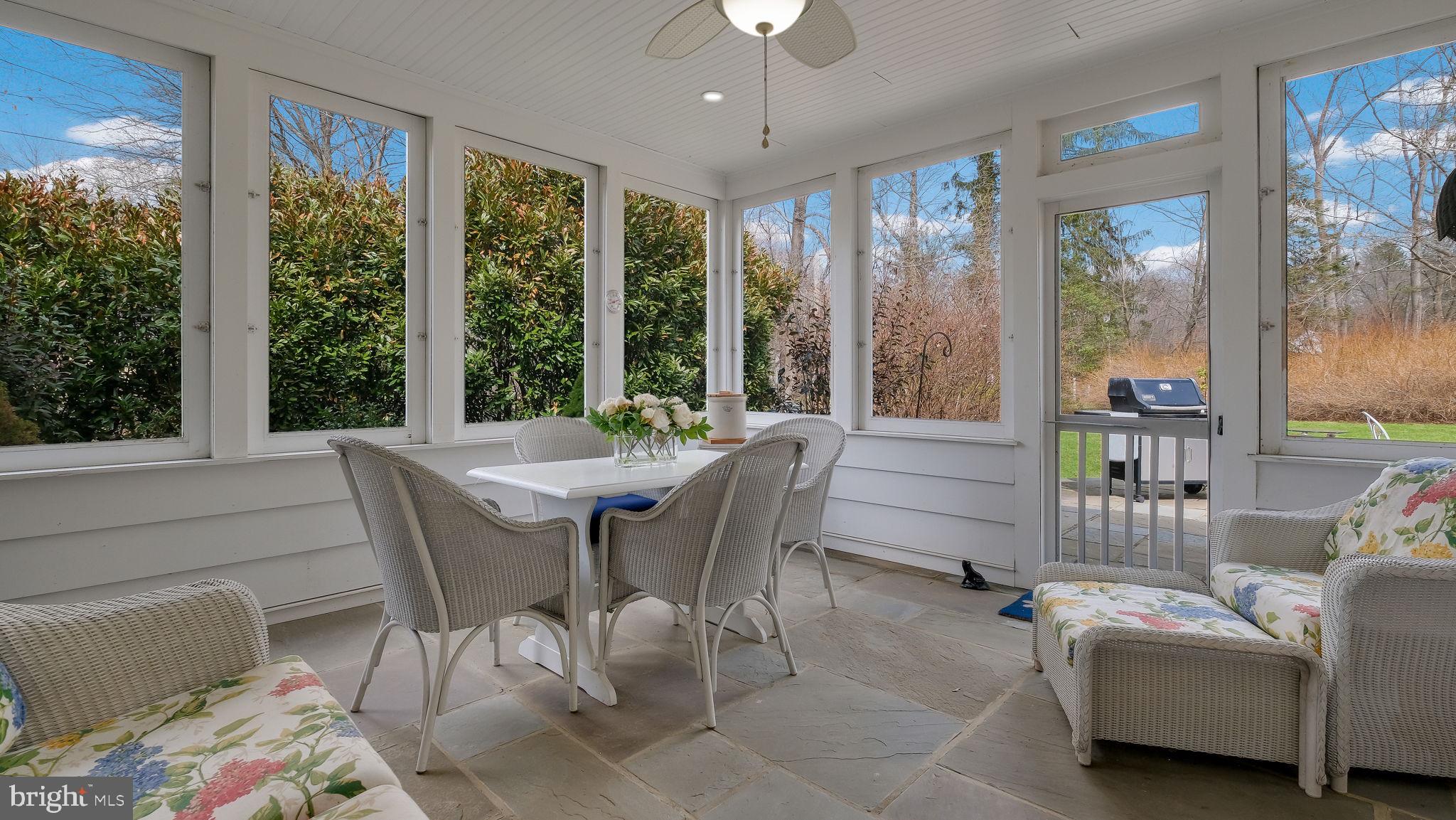 PEBBLE HILL - Residential