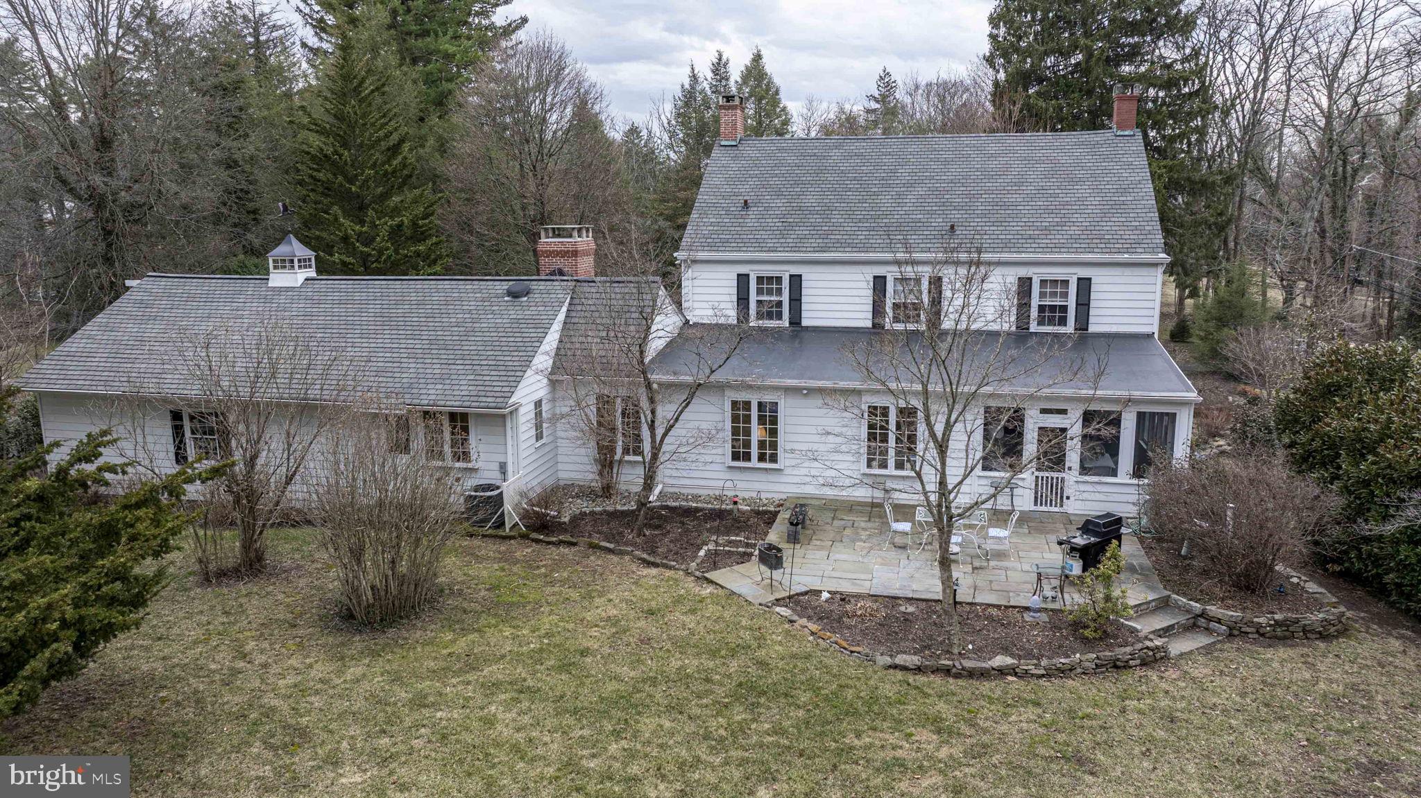 PEBBLE HILL - Residential