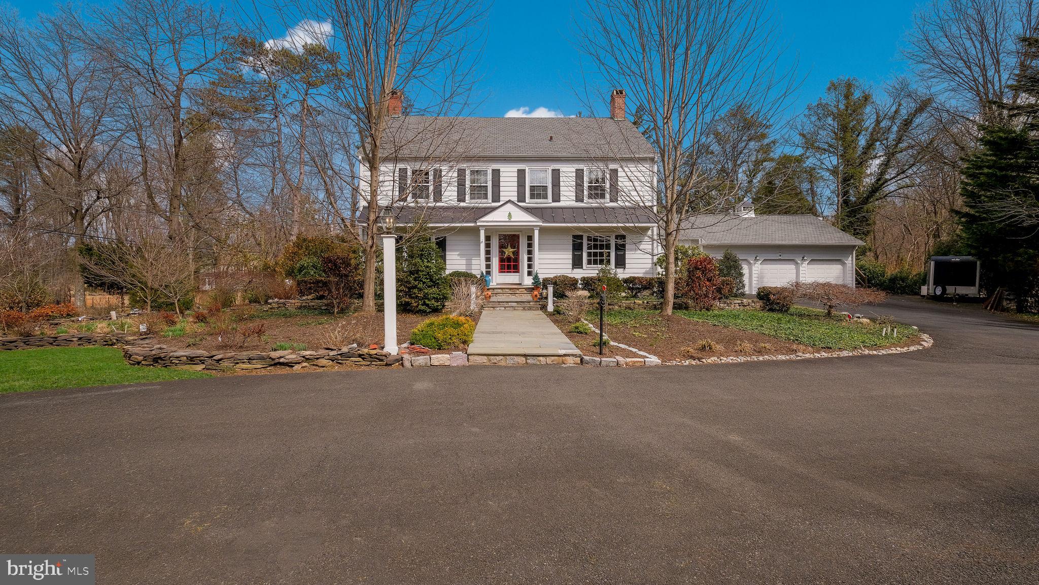 PEBBLE HILL - Residential