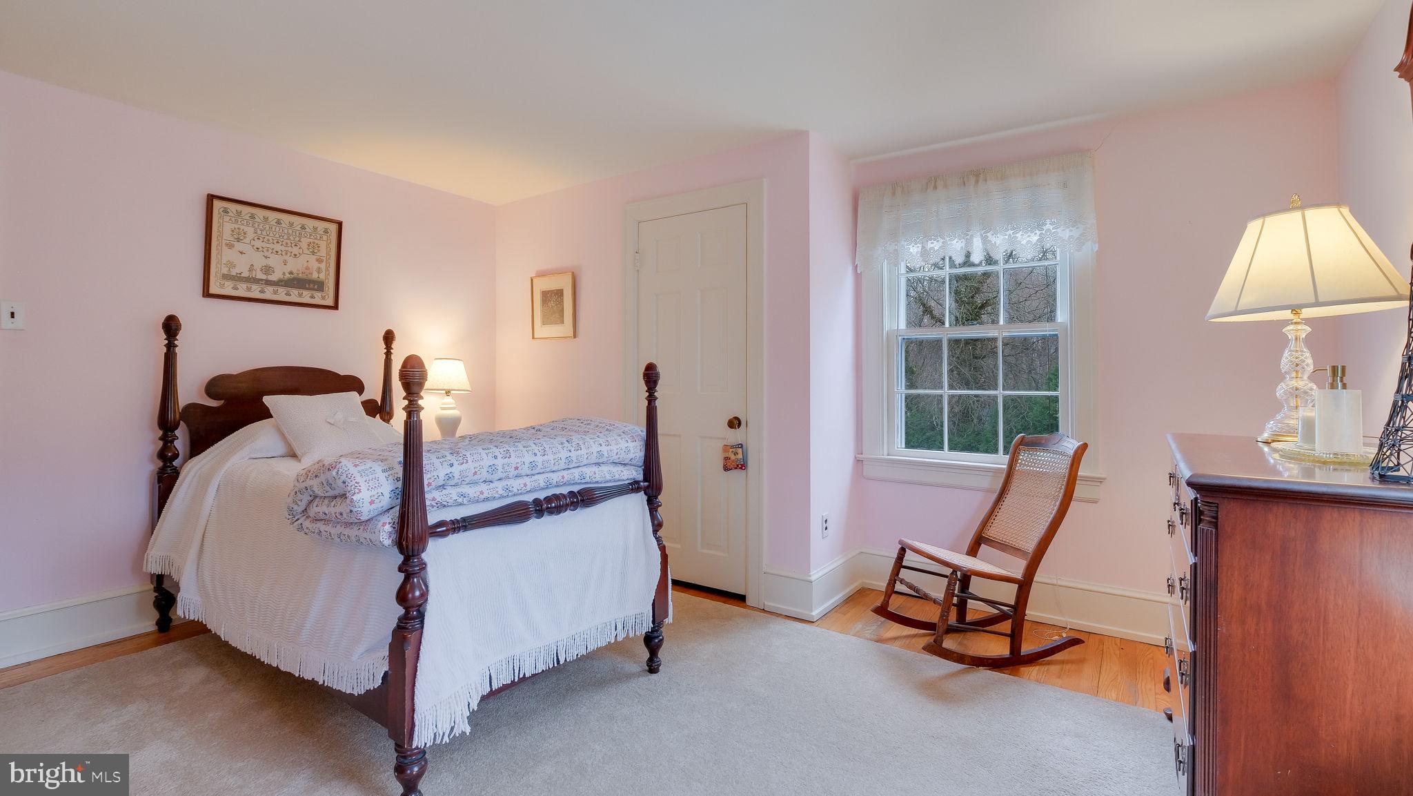 PEBBLE HILL - Residential
