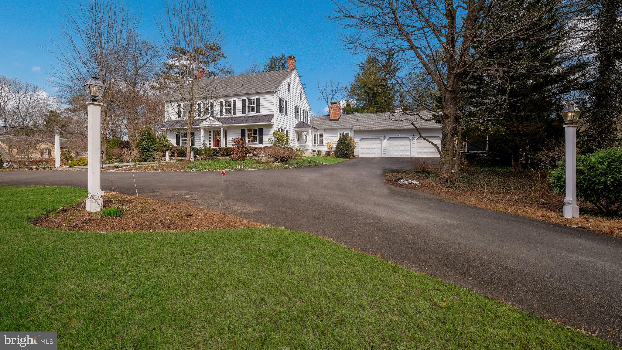 PEBBLE HILL - Residential