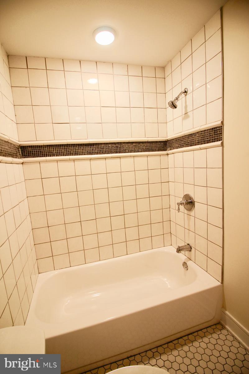 FISHTOWN - Residential Lease