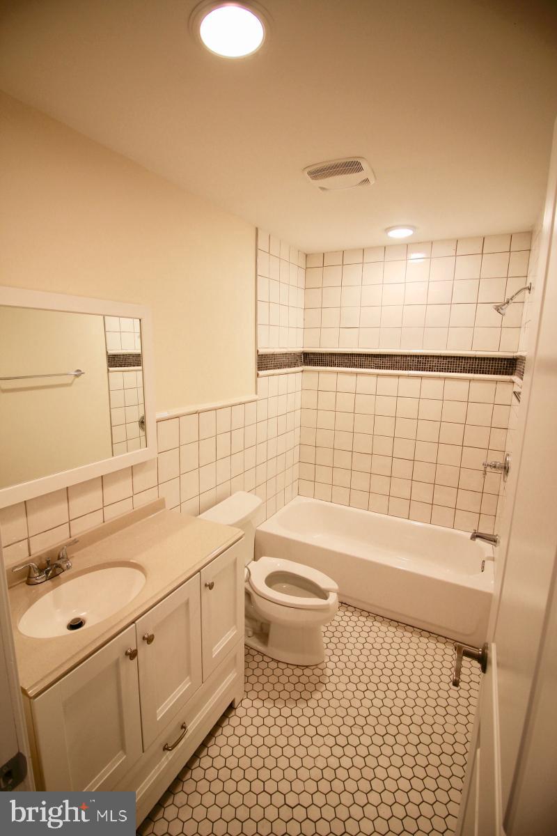 FISHTOWN - Residential Lease