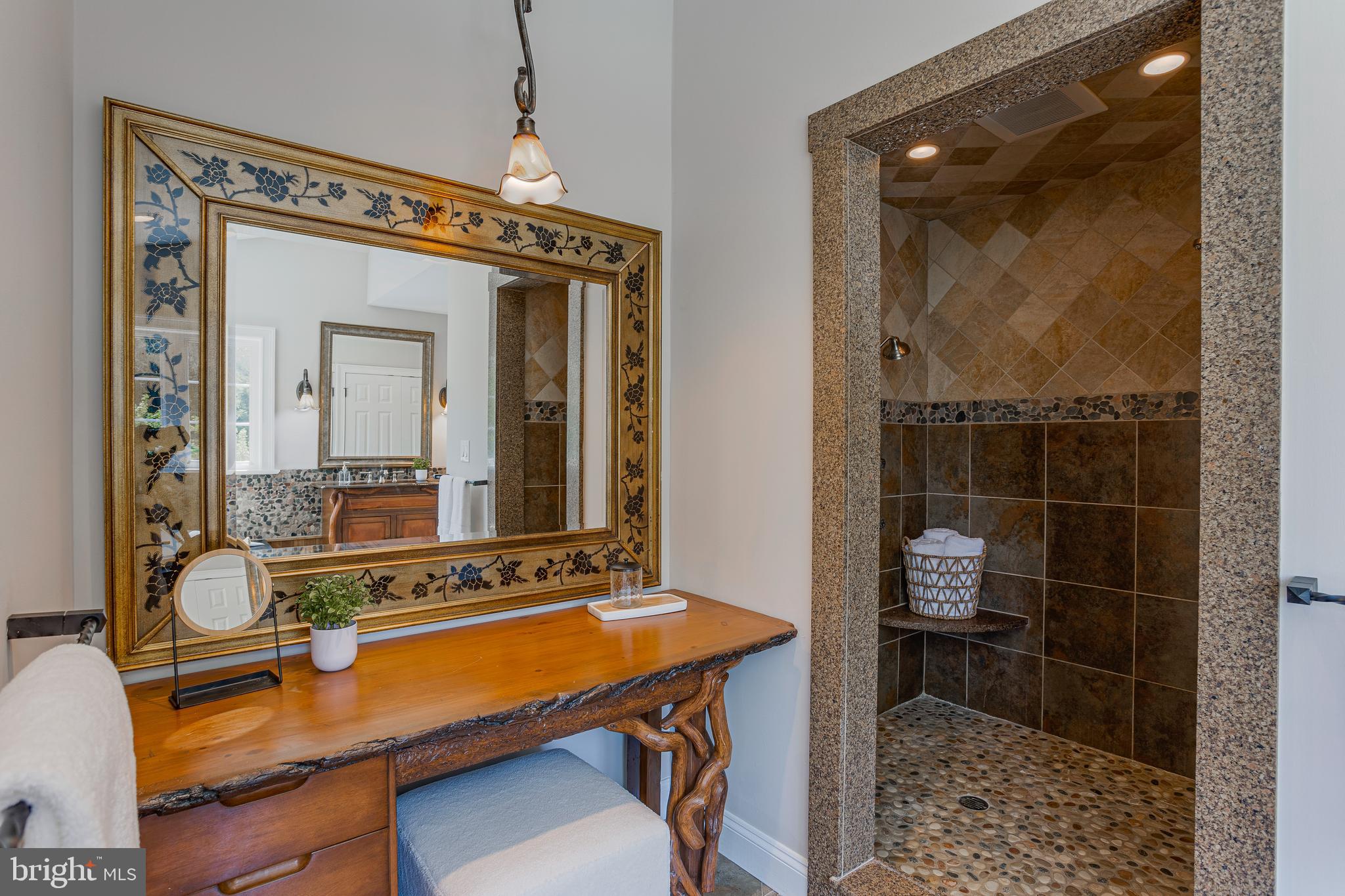 RADNOR HUNT - Residential