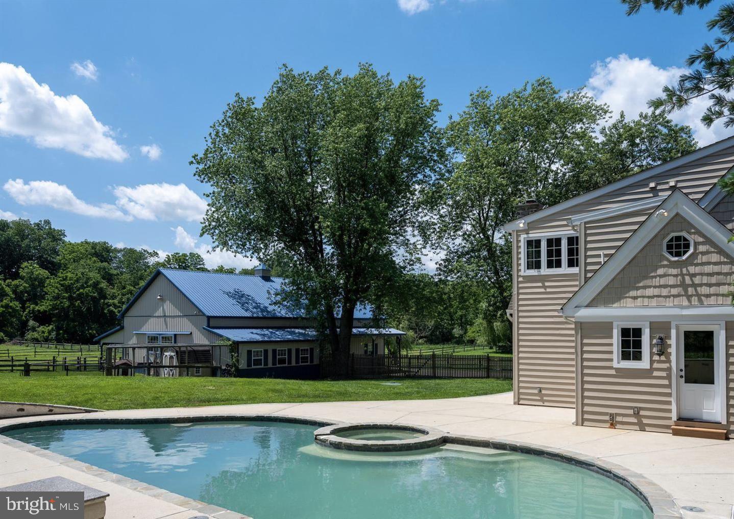 RADNOR HUNT - Residential