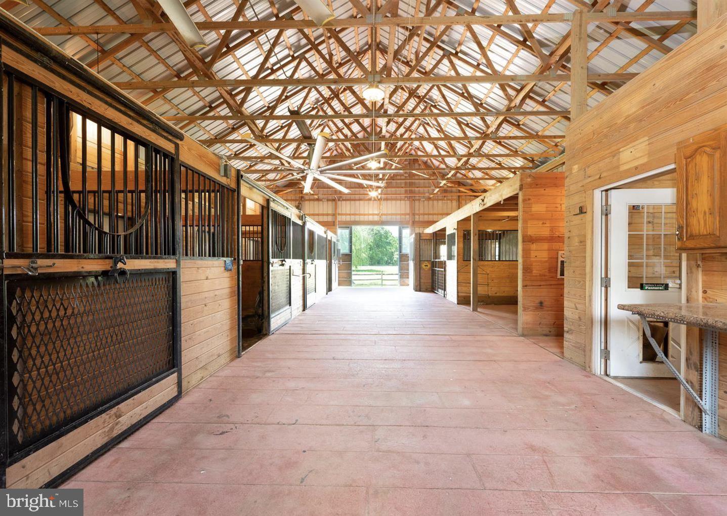 RADNOR HUNT - Residential