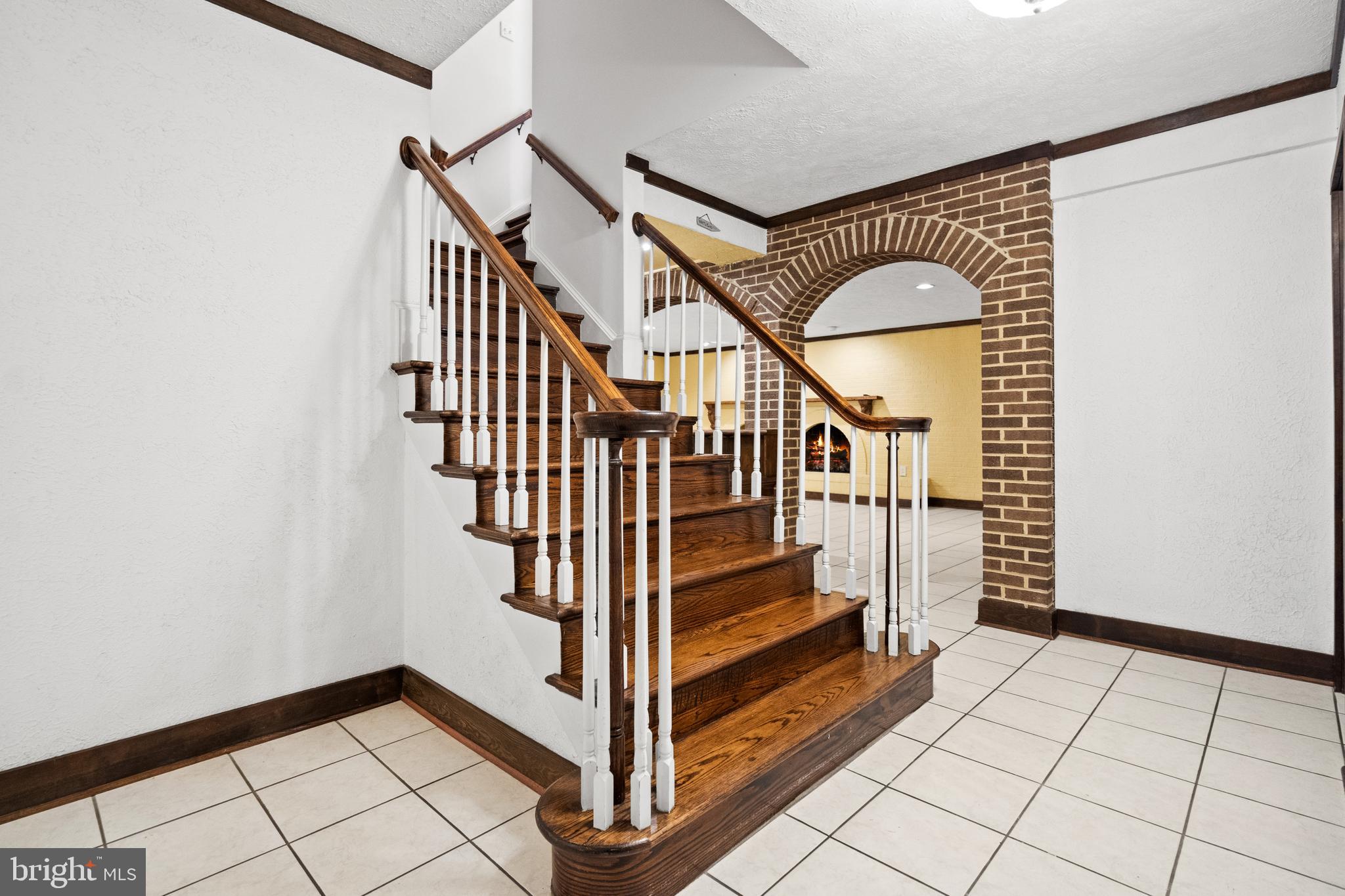 RIVER OAKS - Residential